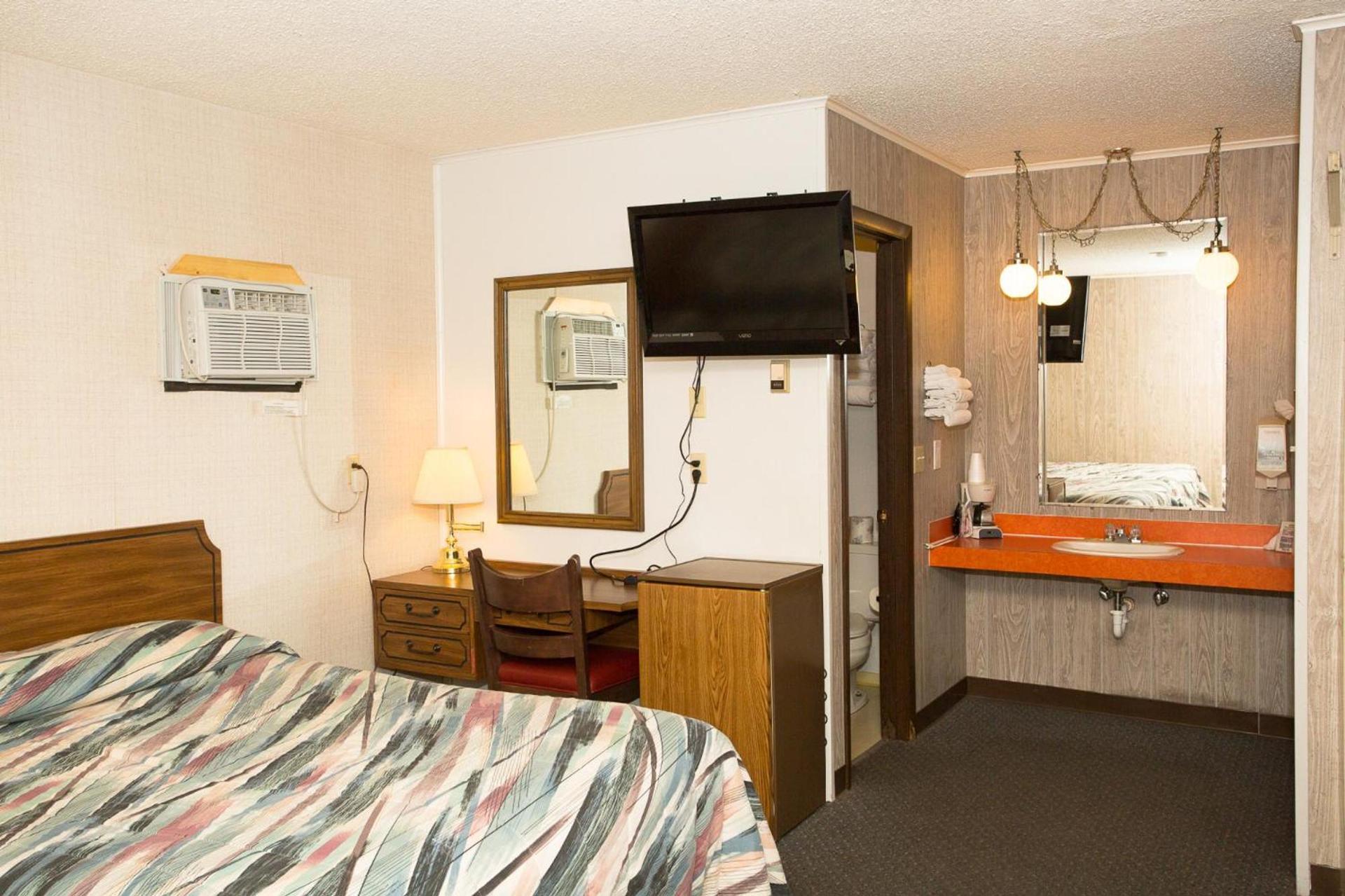 Z Bar Motel photo 74