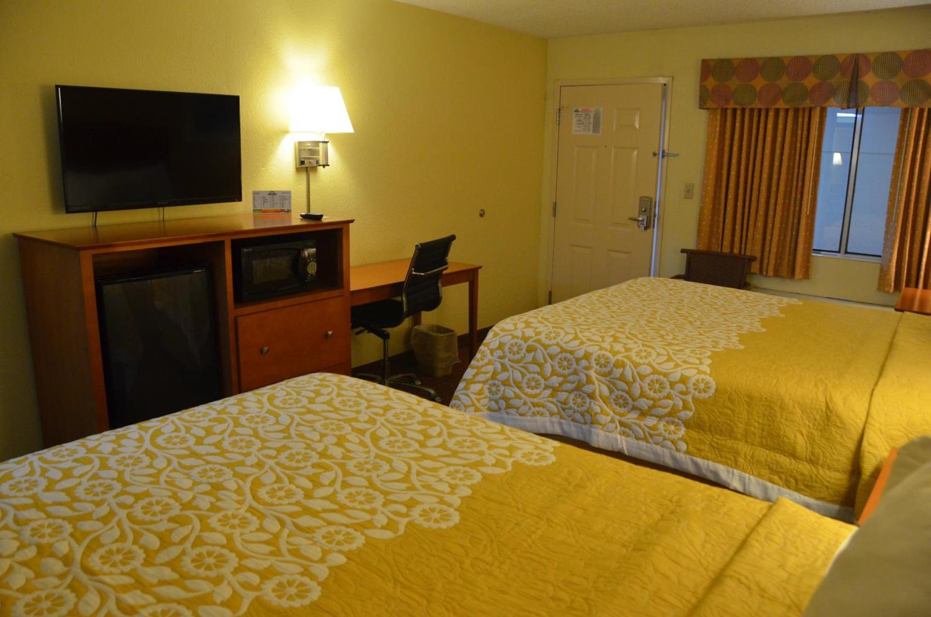 Days Inn by Wyndham Airport Nashville East photo 24