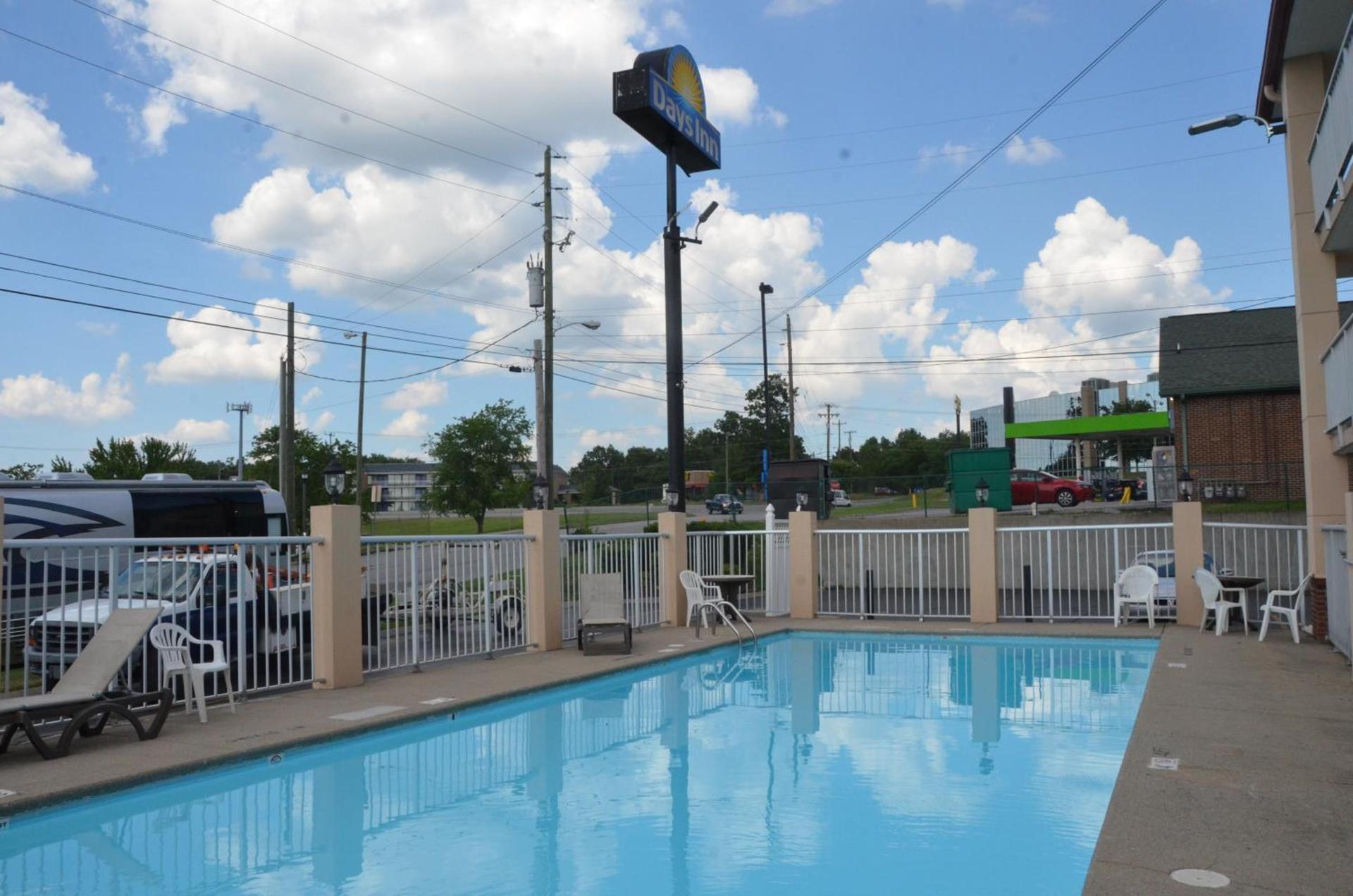 Days Inn by Wyndham Airport Nashville East photo 31