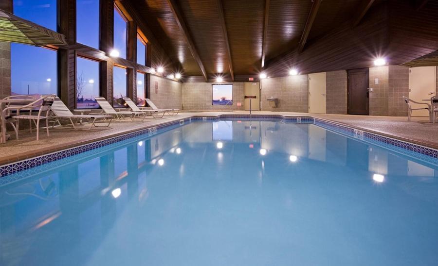 AmericInn by Wyndham Grafton photo 17