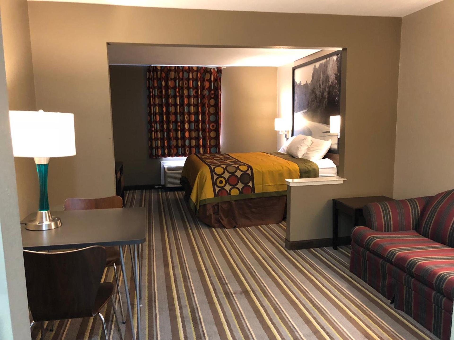 Super 8 by Wyndham Jackson Ridgeland photo 24