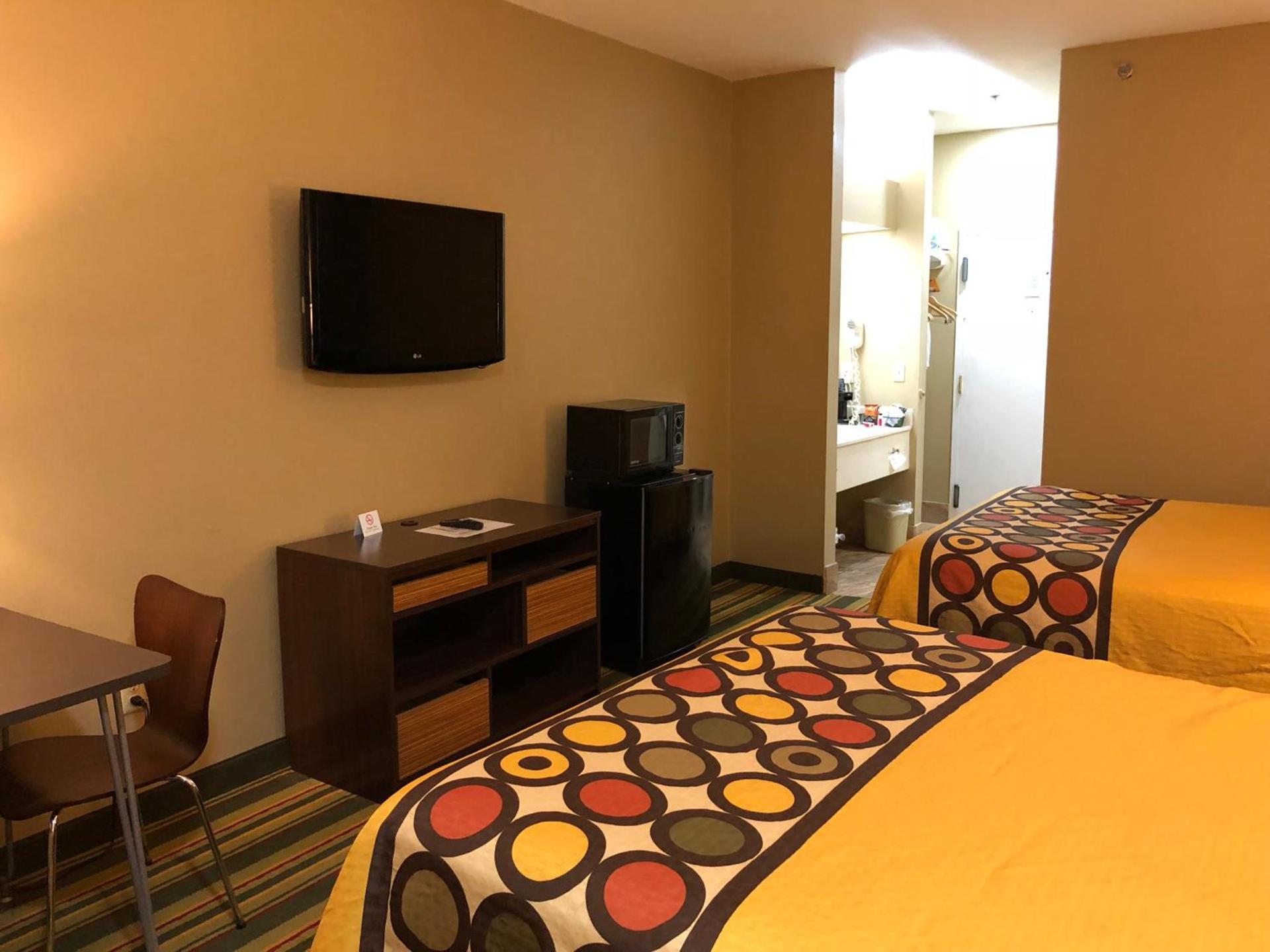 Super 8 by Wyndham Jackson Ridgeland photo 20