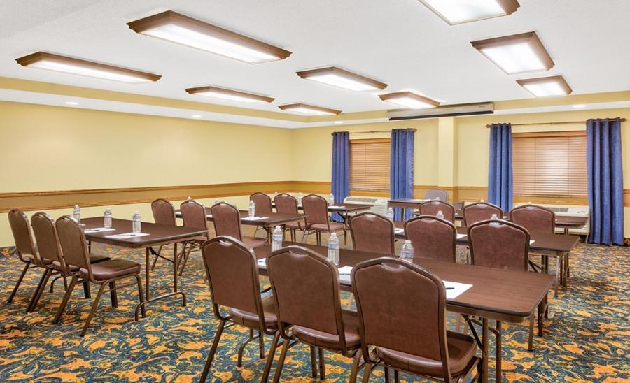 AmericInn by Wyndham Vidalia photo 29