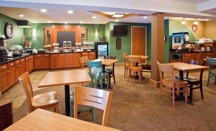 AmericInn by Wyndham Vidalia photo 26