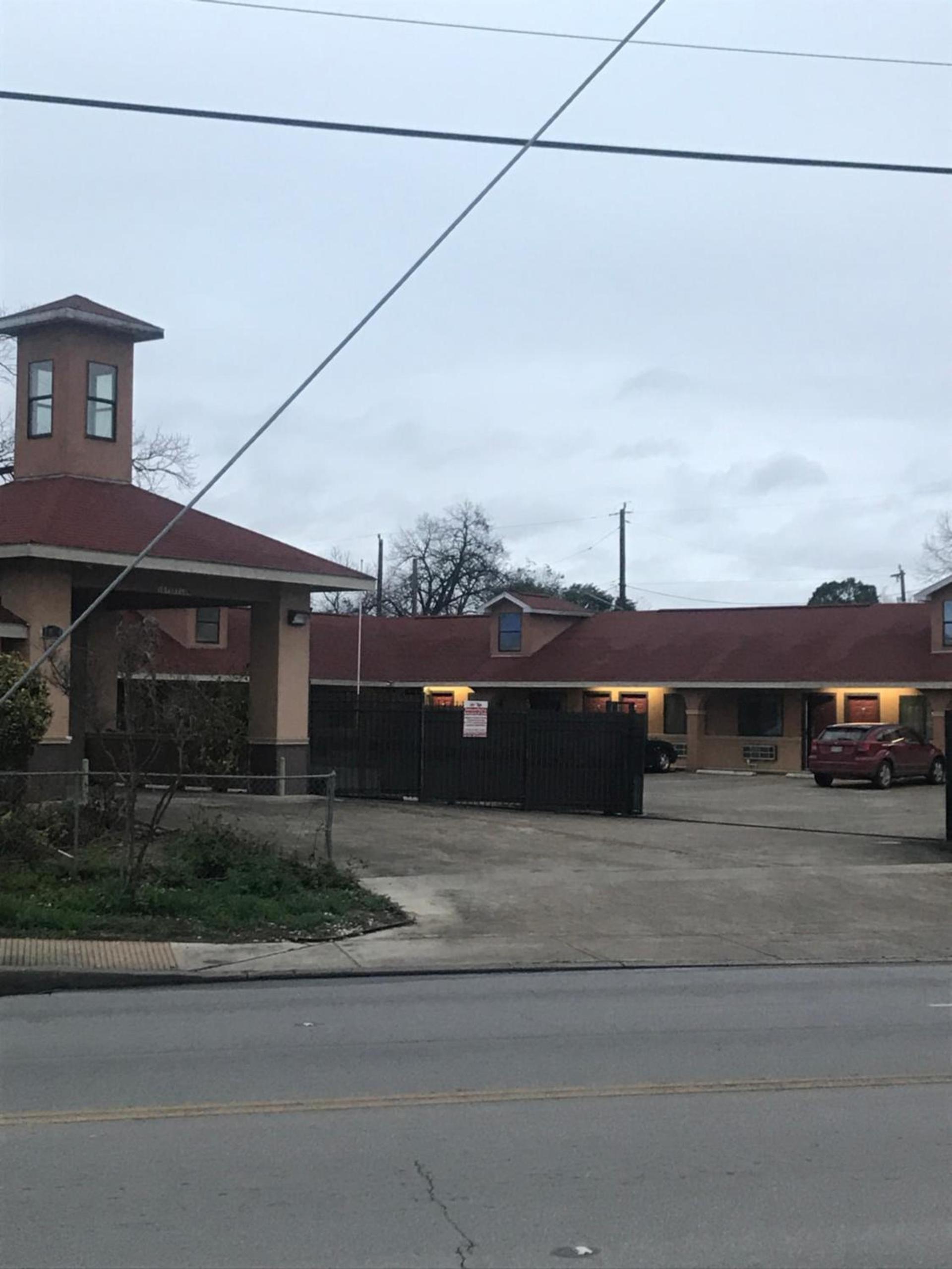 SouthTown S.A. Inn photo 6