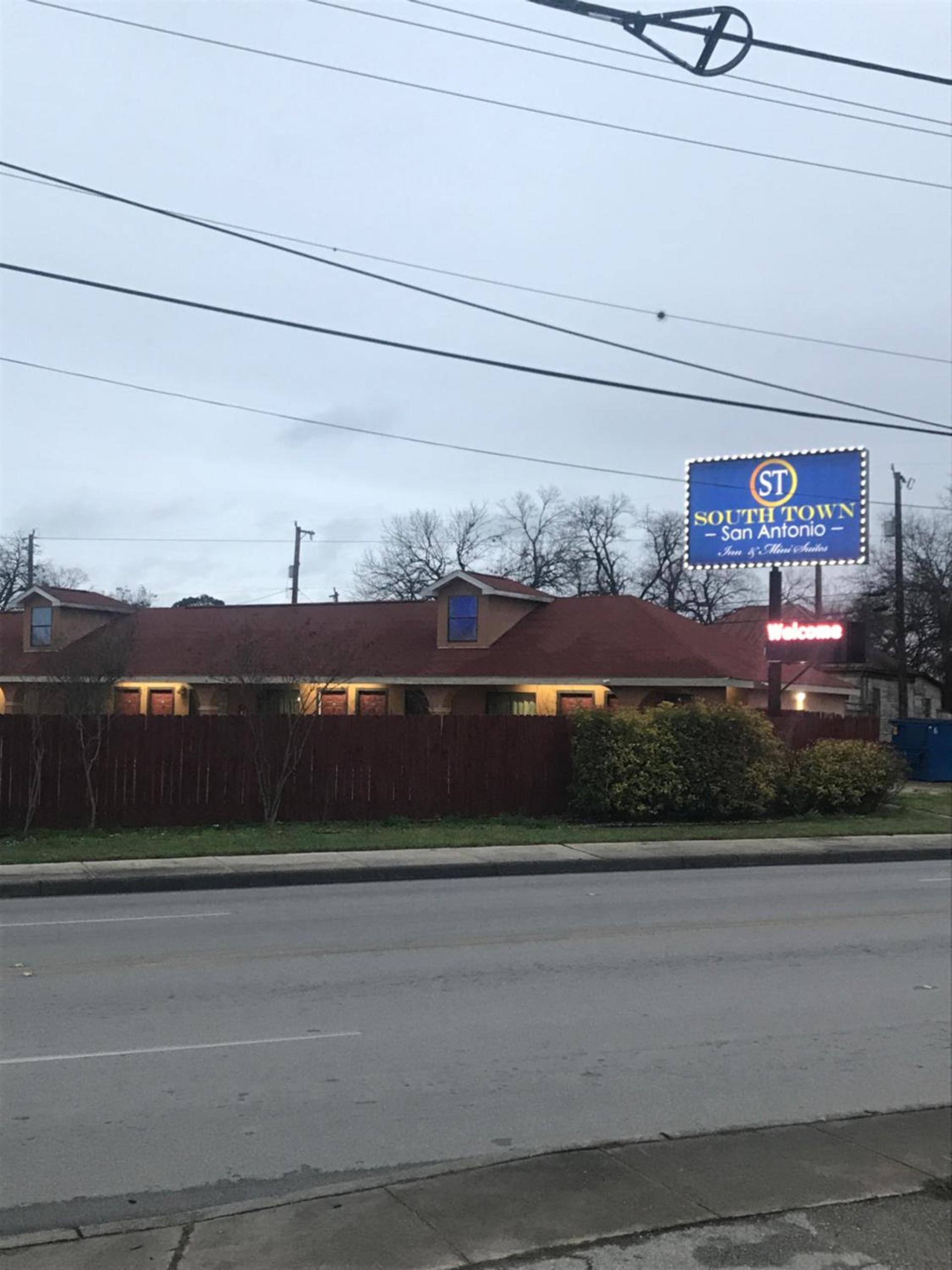 SouthTown S.A. Inn photo 4