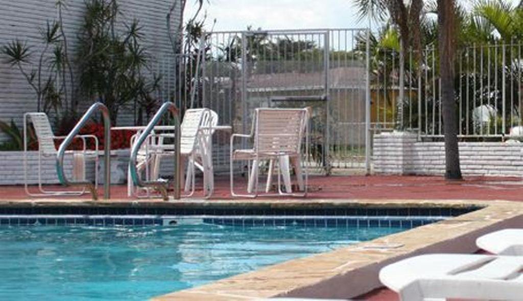 Beach and Town Motel photo 5