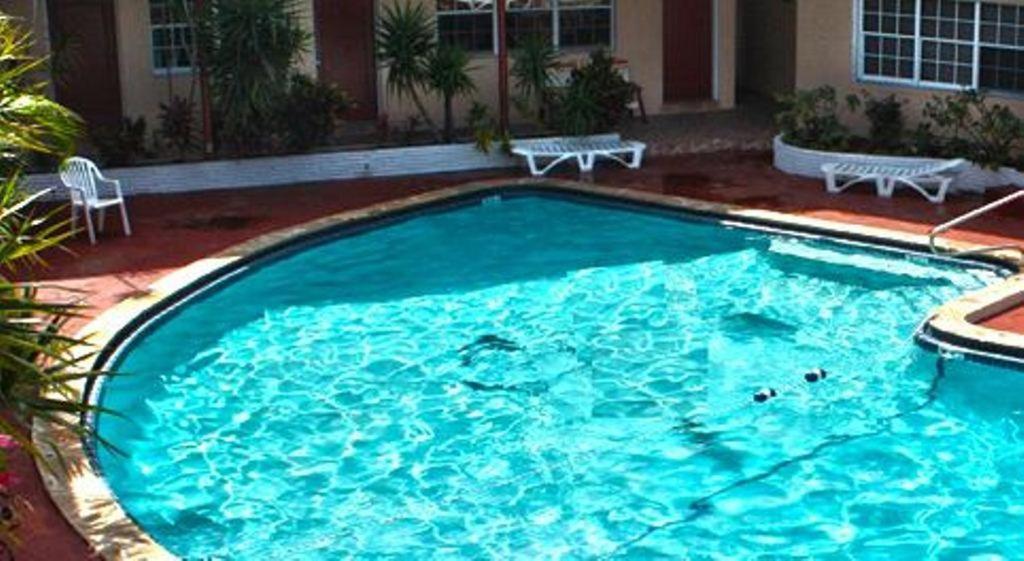 Beach and Town Motel photo 8