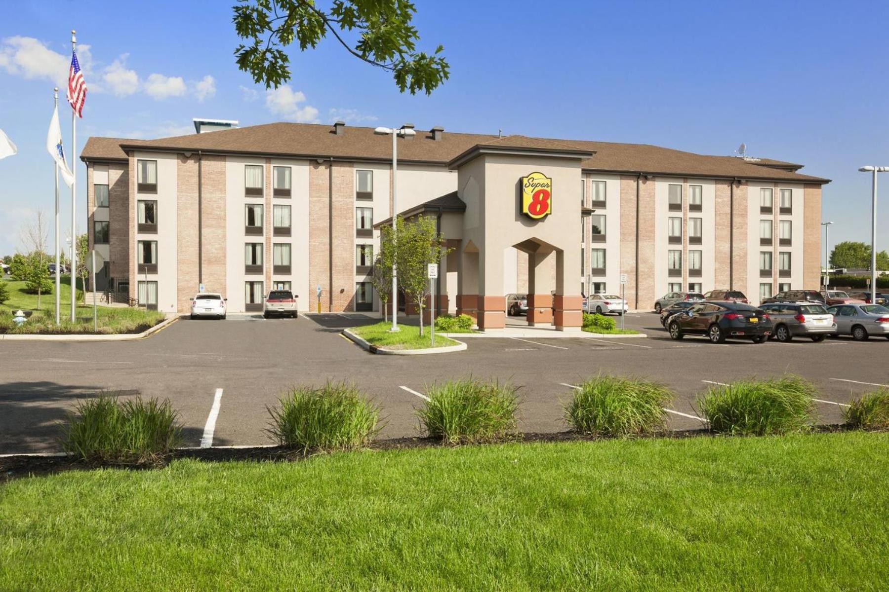 Super 8 by Wyndham Mount Laurel photo 53