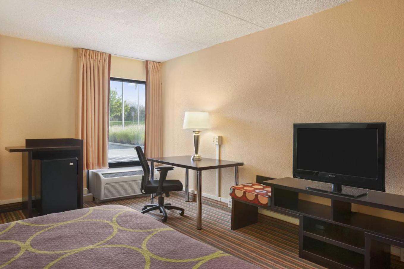 Super 8 by Wyndham Mount Laurel photo 35