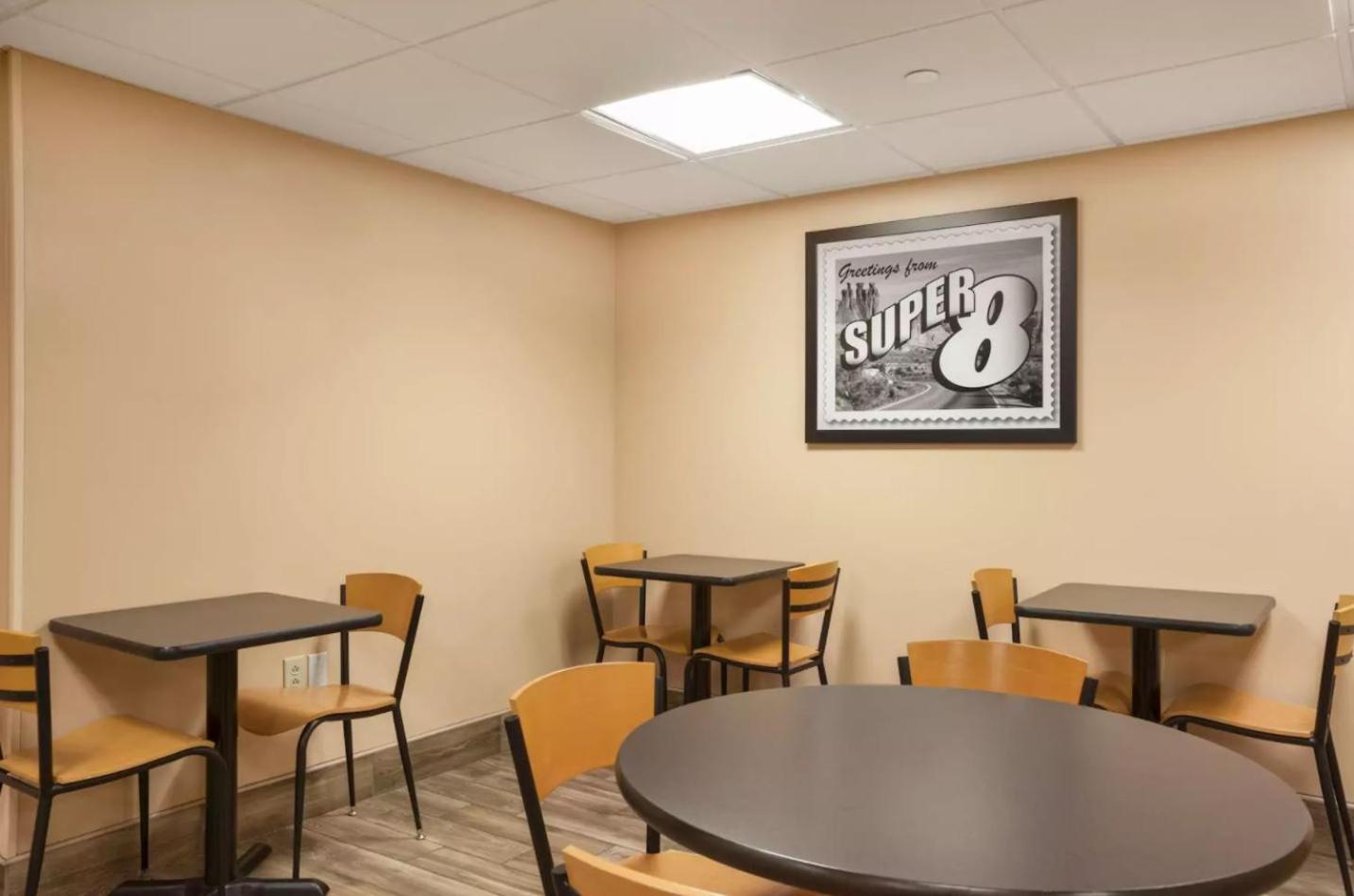Super 8 by Wyndham Mount Laurel photo 36