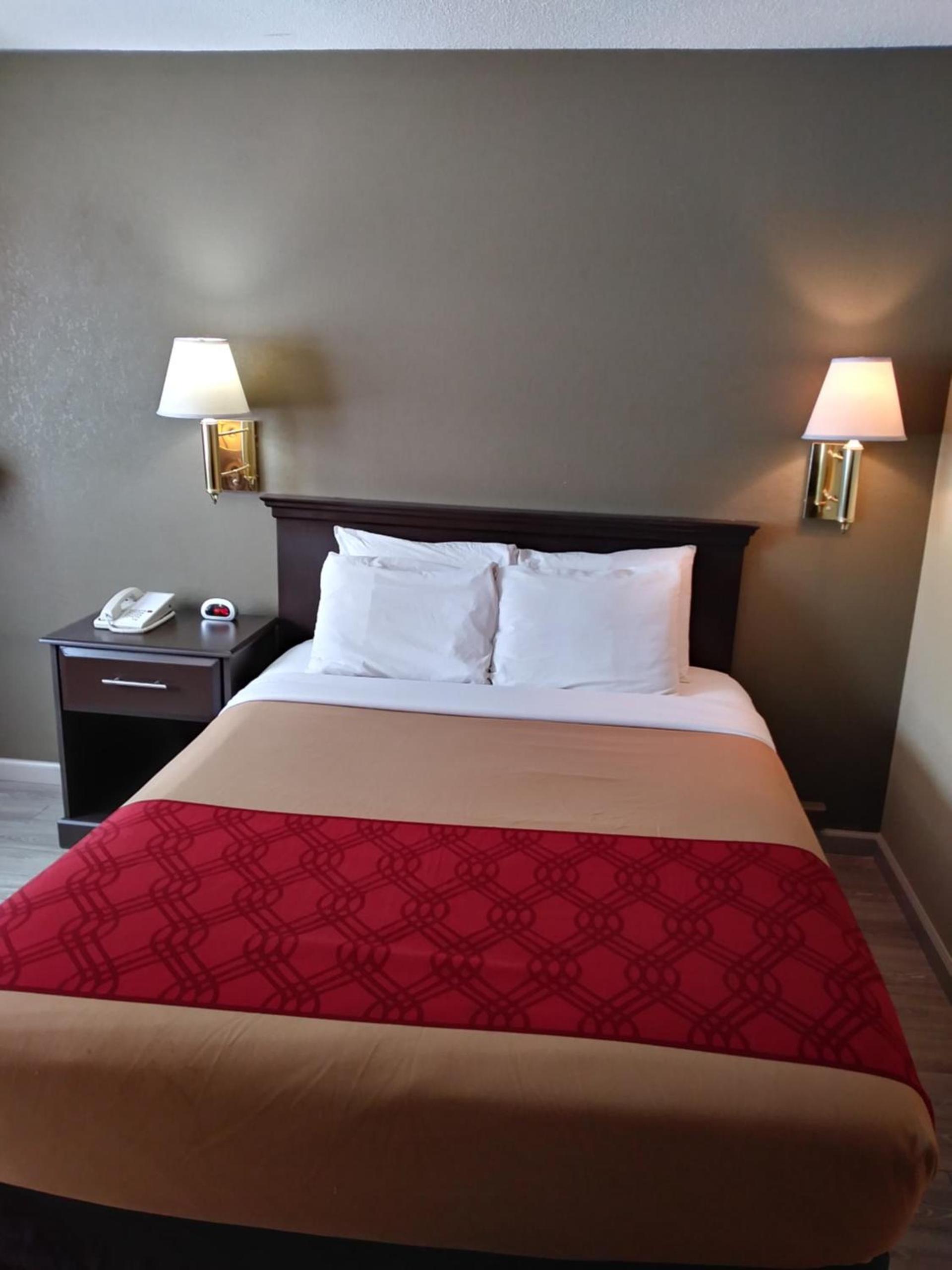 Econo Lodge Sioux Falls North photo 2