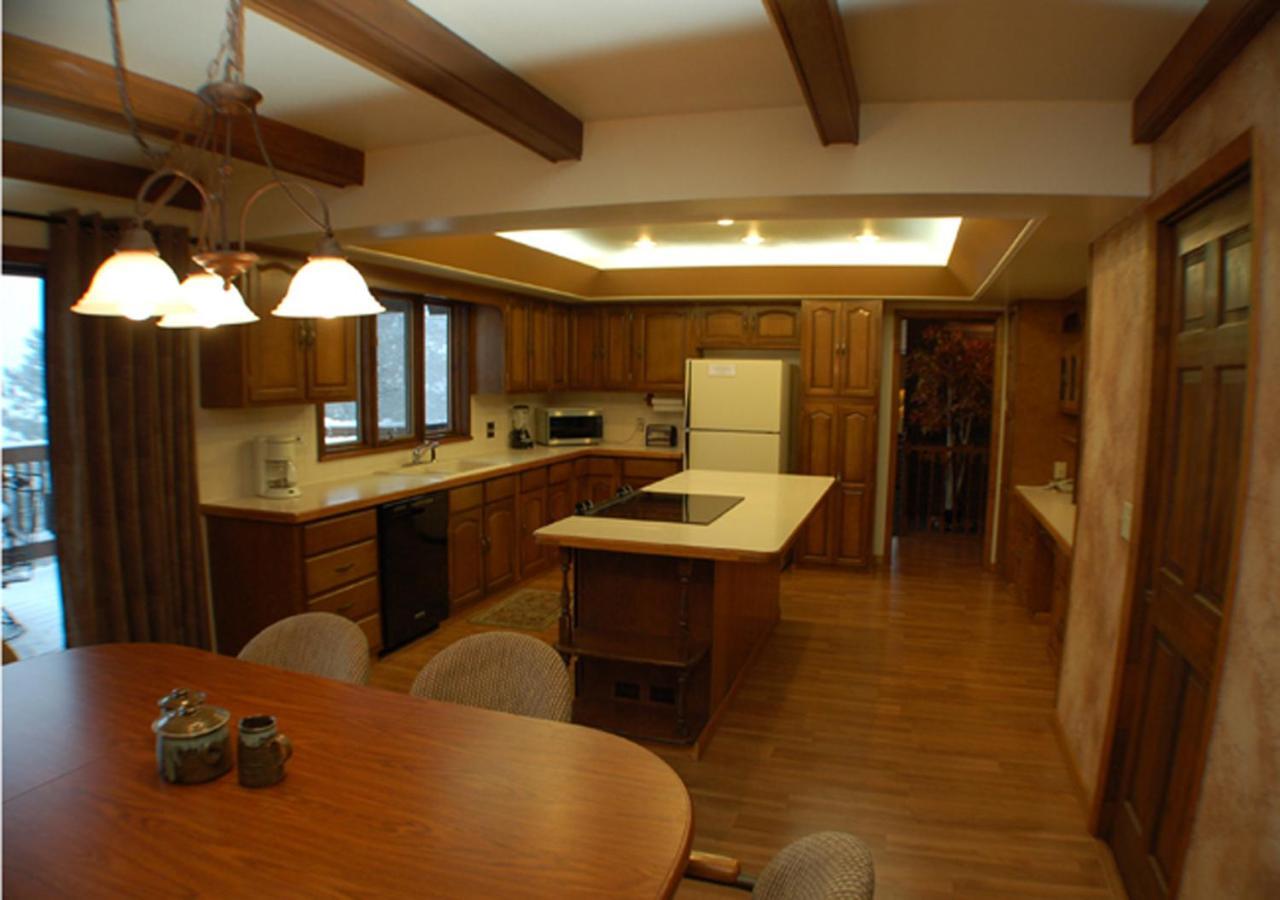 Wildwood Inn photo 100
