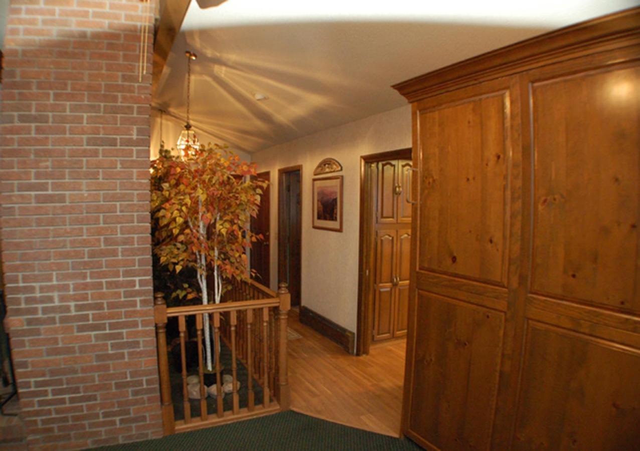 Wildwood Inn photo 97