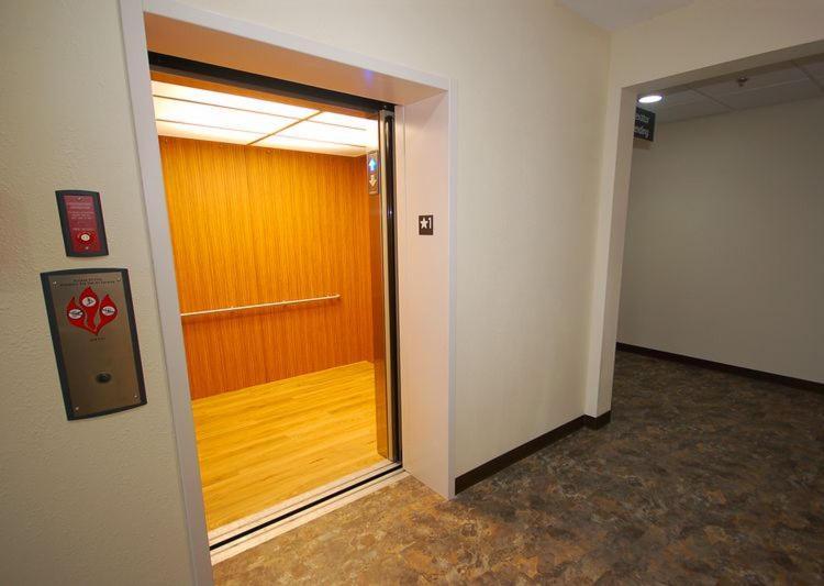 White House Suites photo 7