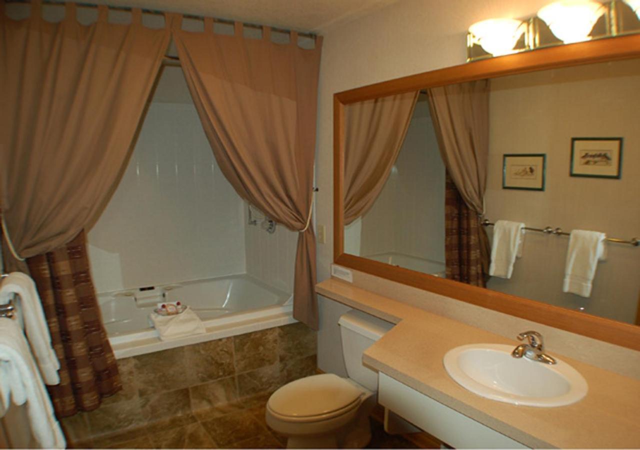 Wildwood Inn photo 85
