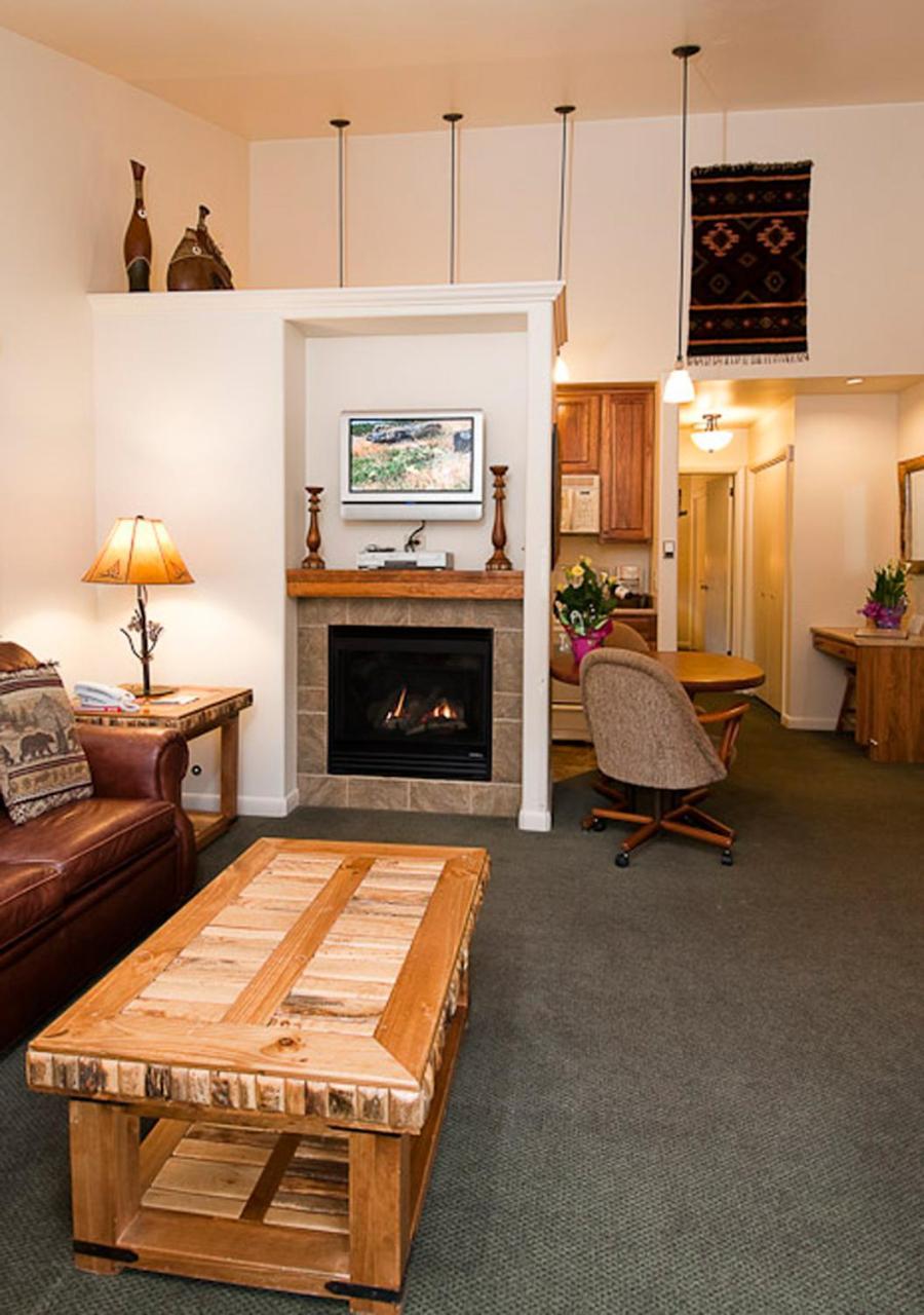 Wildwood Inn photo 82