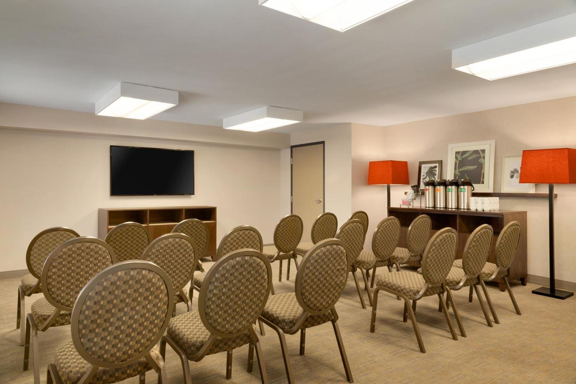 Country Inn & Suites by Radisson, Seattle-Tacoma International Airport, WA photo 48