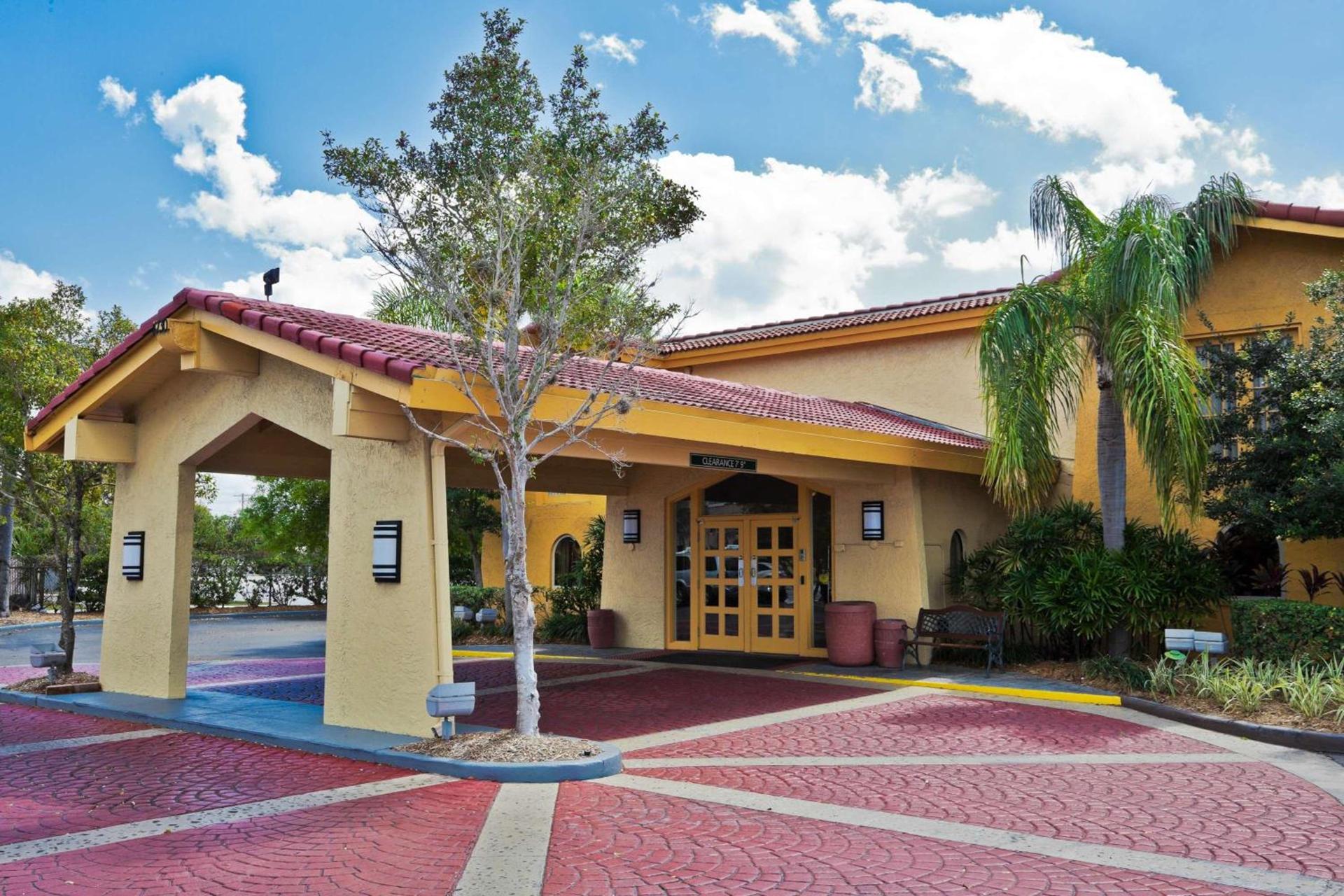 La Quinta Inn Tampa Airport Stadium Westshore photo 29