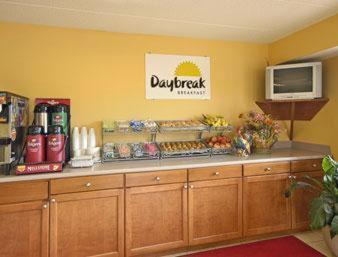 Days Inn by Wyndham Columbus Fairgrounds photo 19