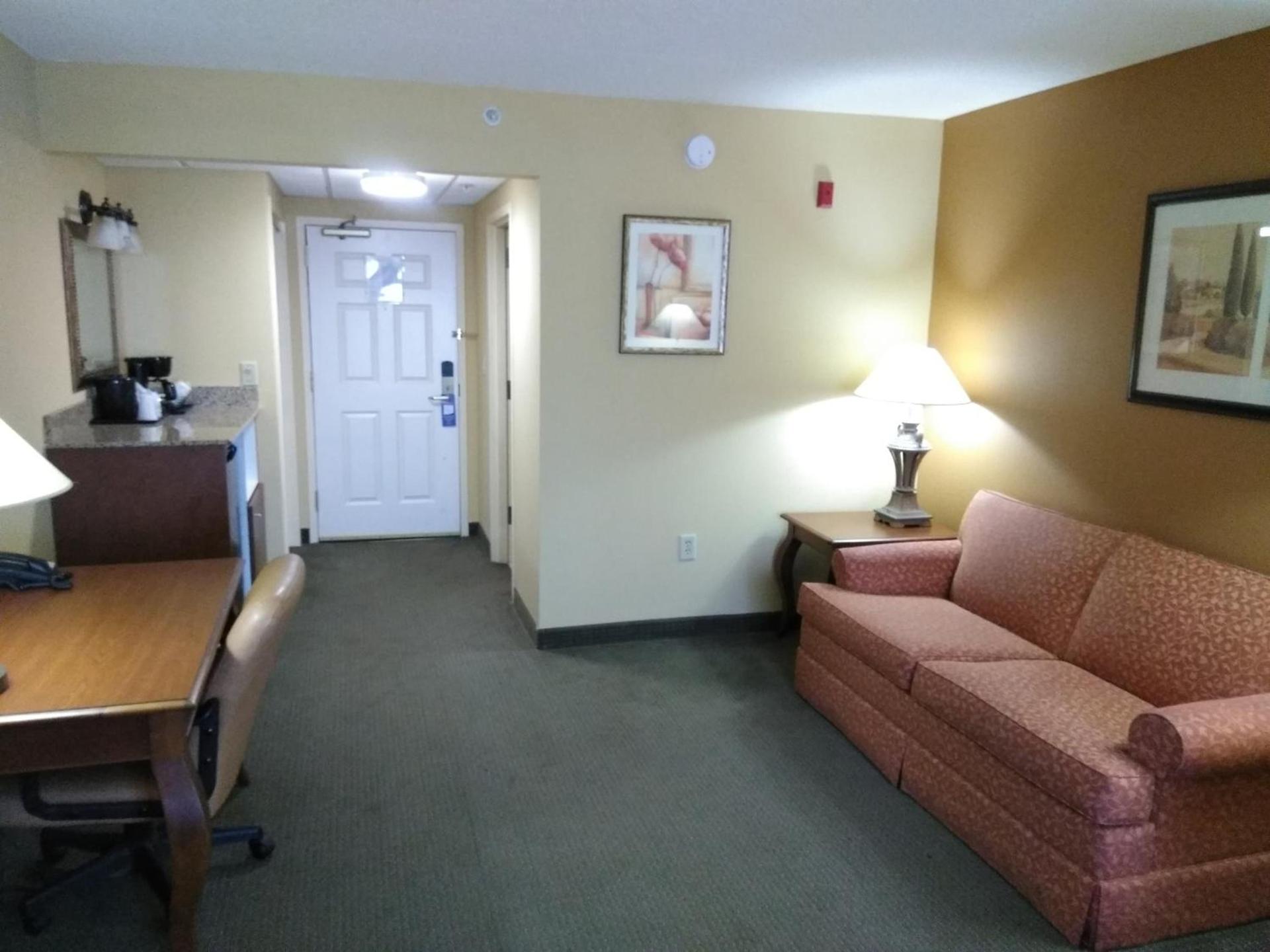 Baymont by Wyndham Clinton photo 4
