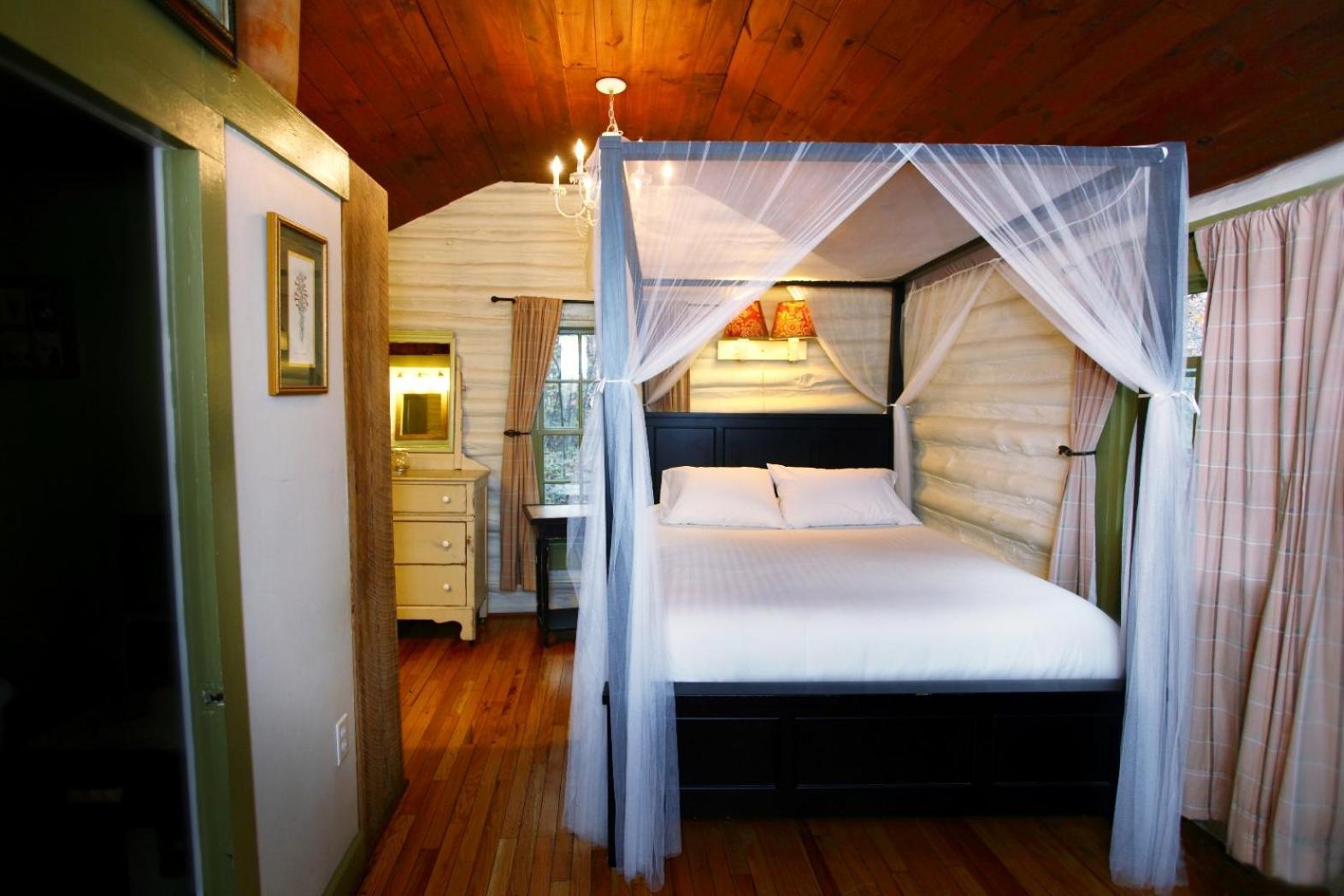 The Pines Cottages photo 27