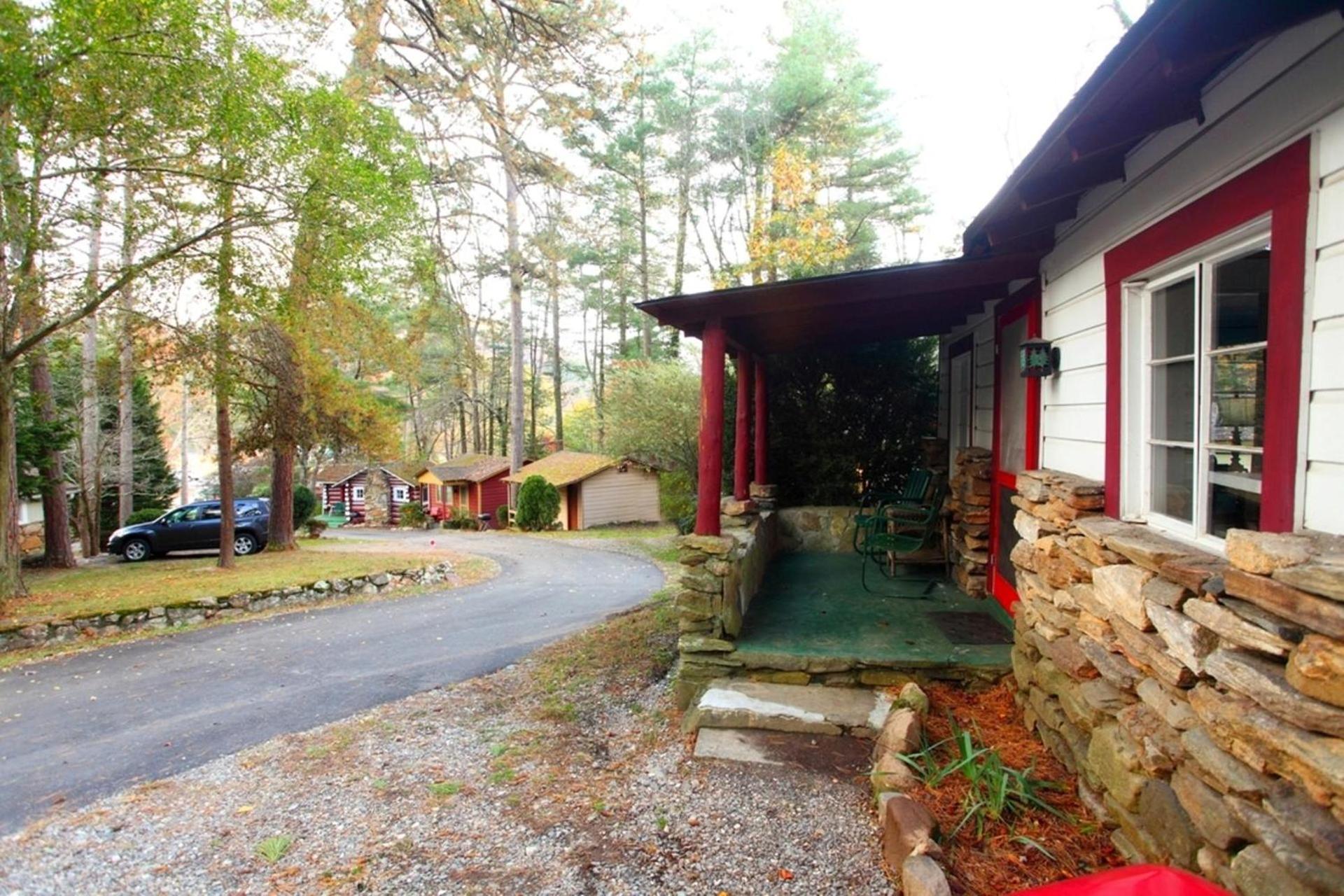 The Pines Cottages photo 8