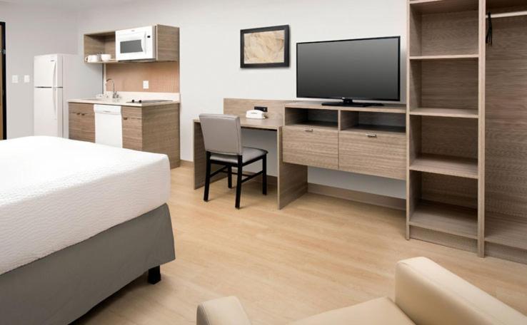 WoodSpring Suites Seattle Redmond photo 8