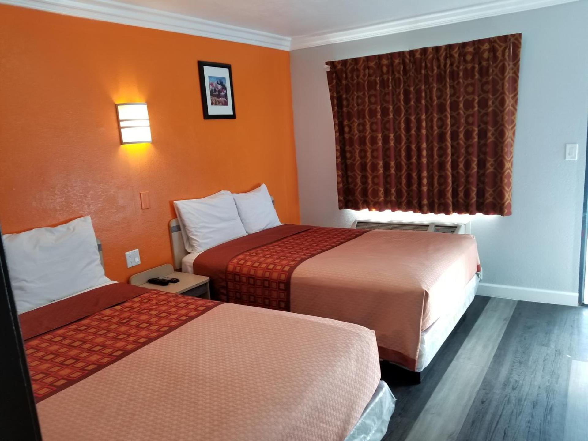 Value Inn Hollywood photo 38