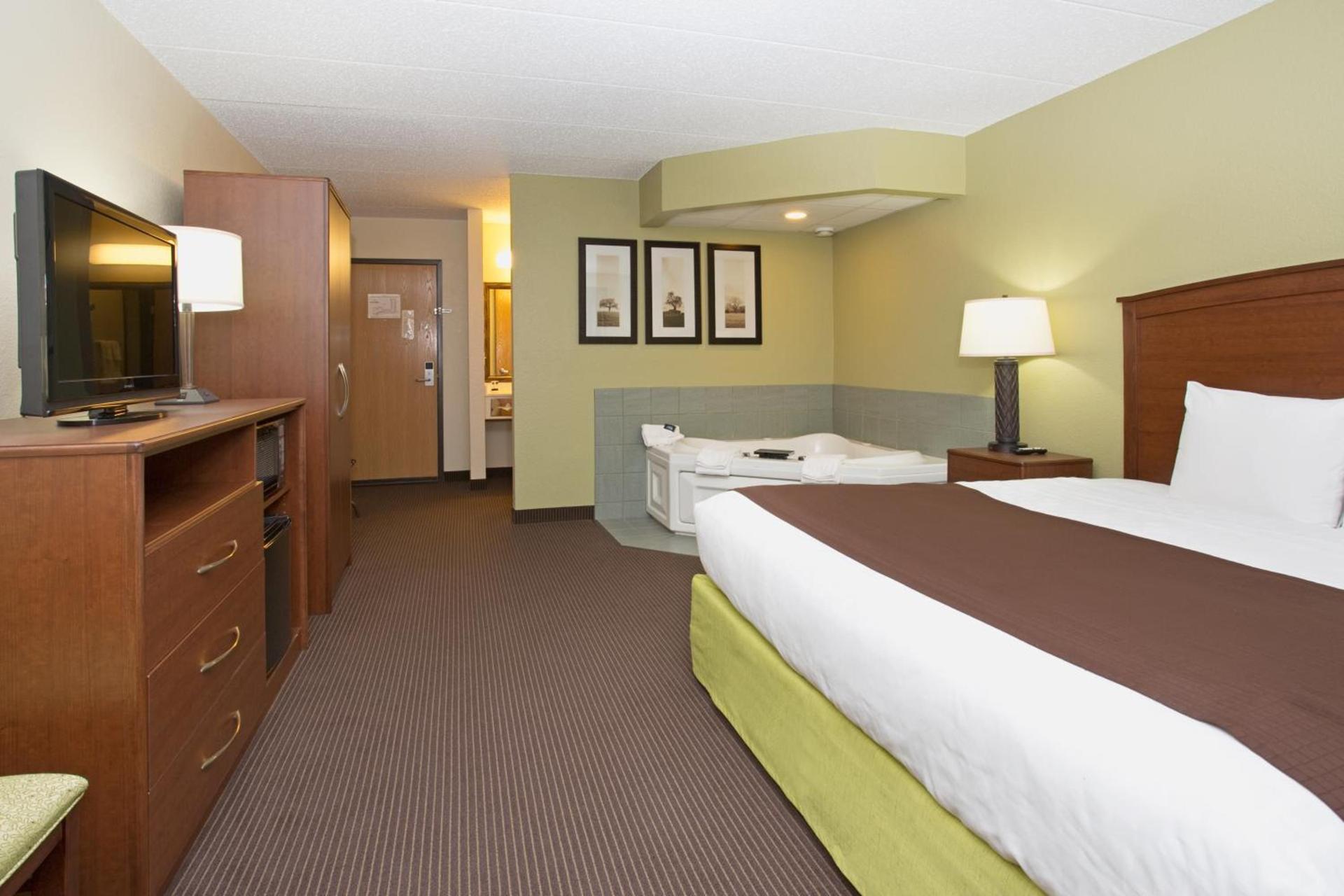 Cobblestone Hotel & Suites - Wisconsin Rapids photo 18