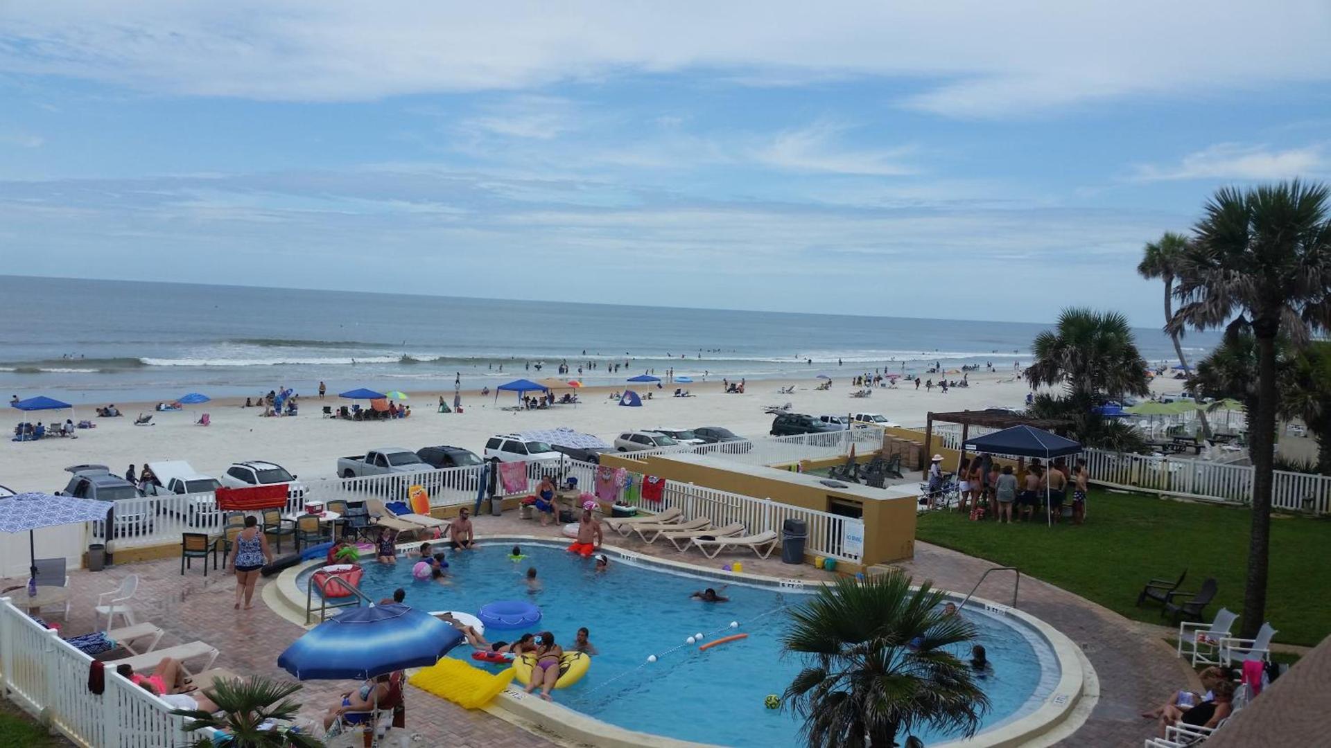 Driftwood Beach Motel photo 4