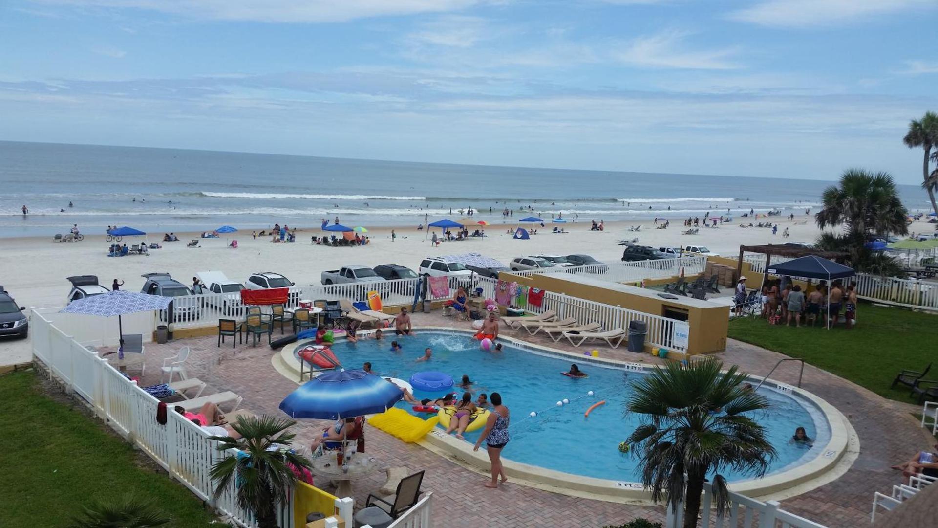 Driftwood Beach Motel photo 5