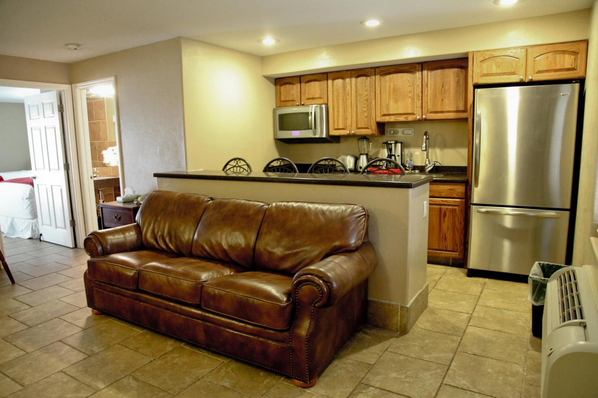 Lake Grassy Inn & Suites photo 15