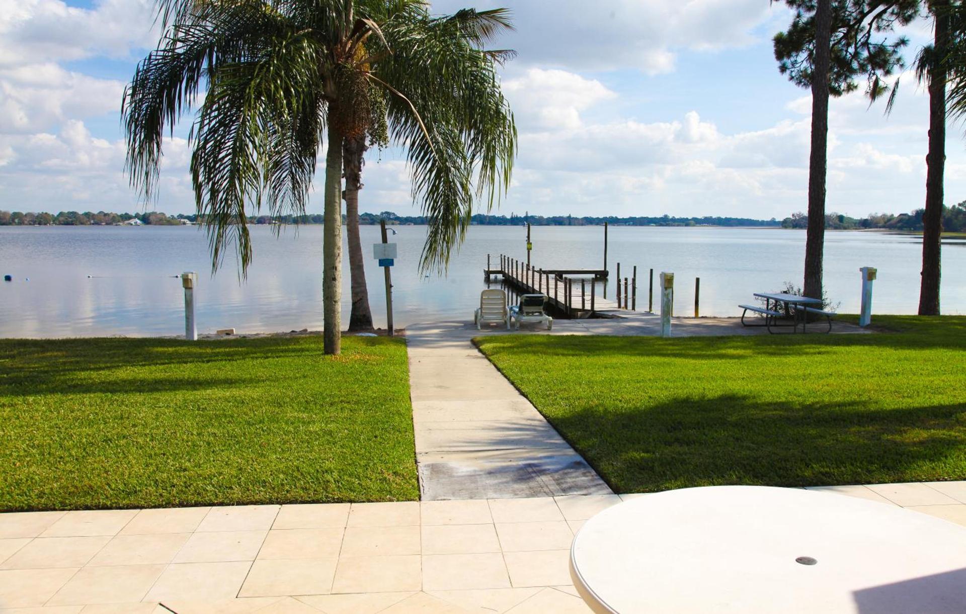 Lake Grassy Inn & Suites photo 18