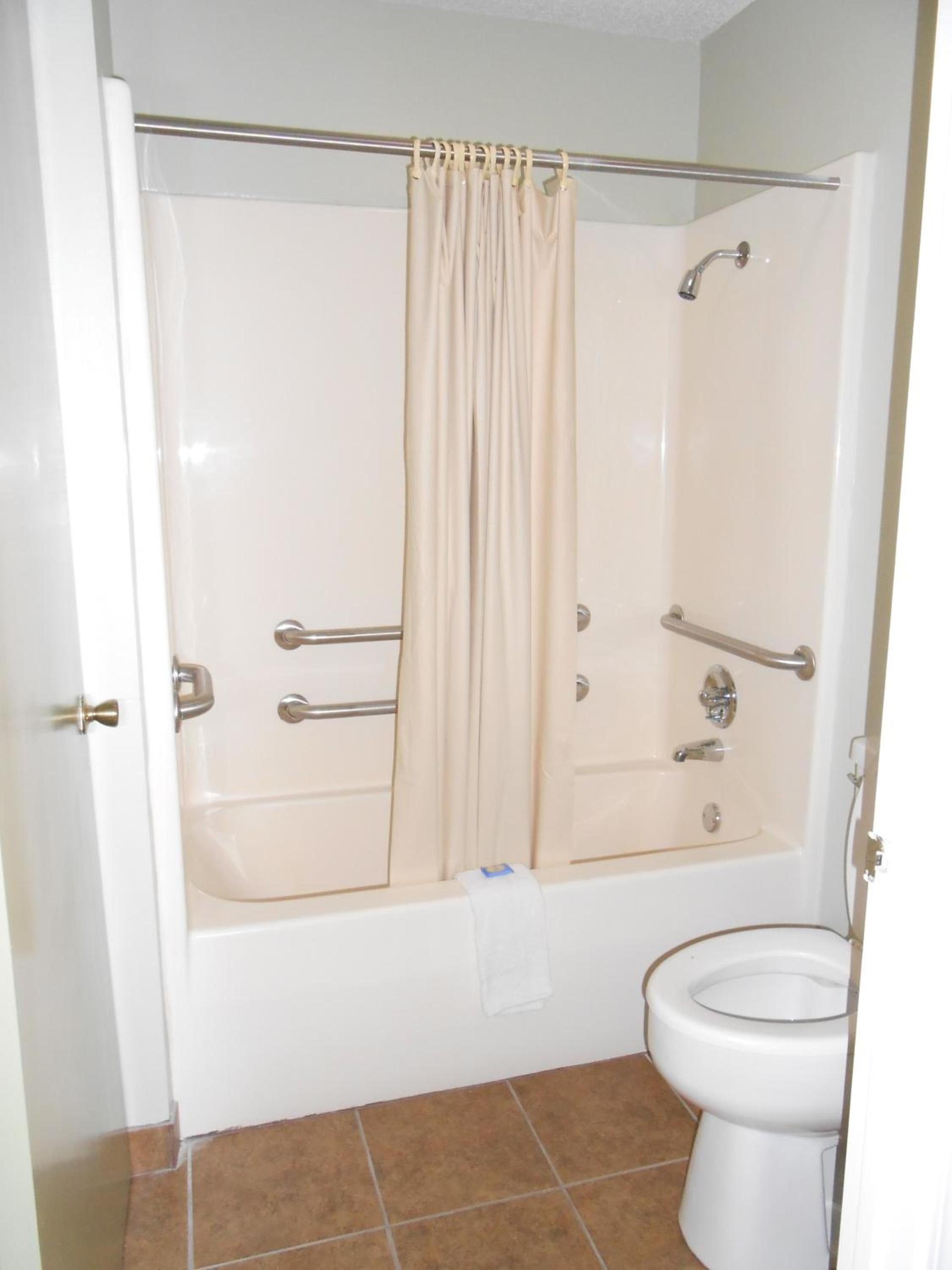 Budget Inn and Suites Siloam Springs photo 13