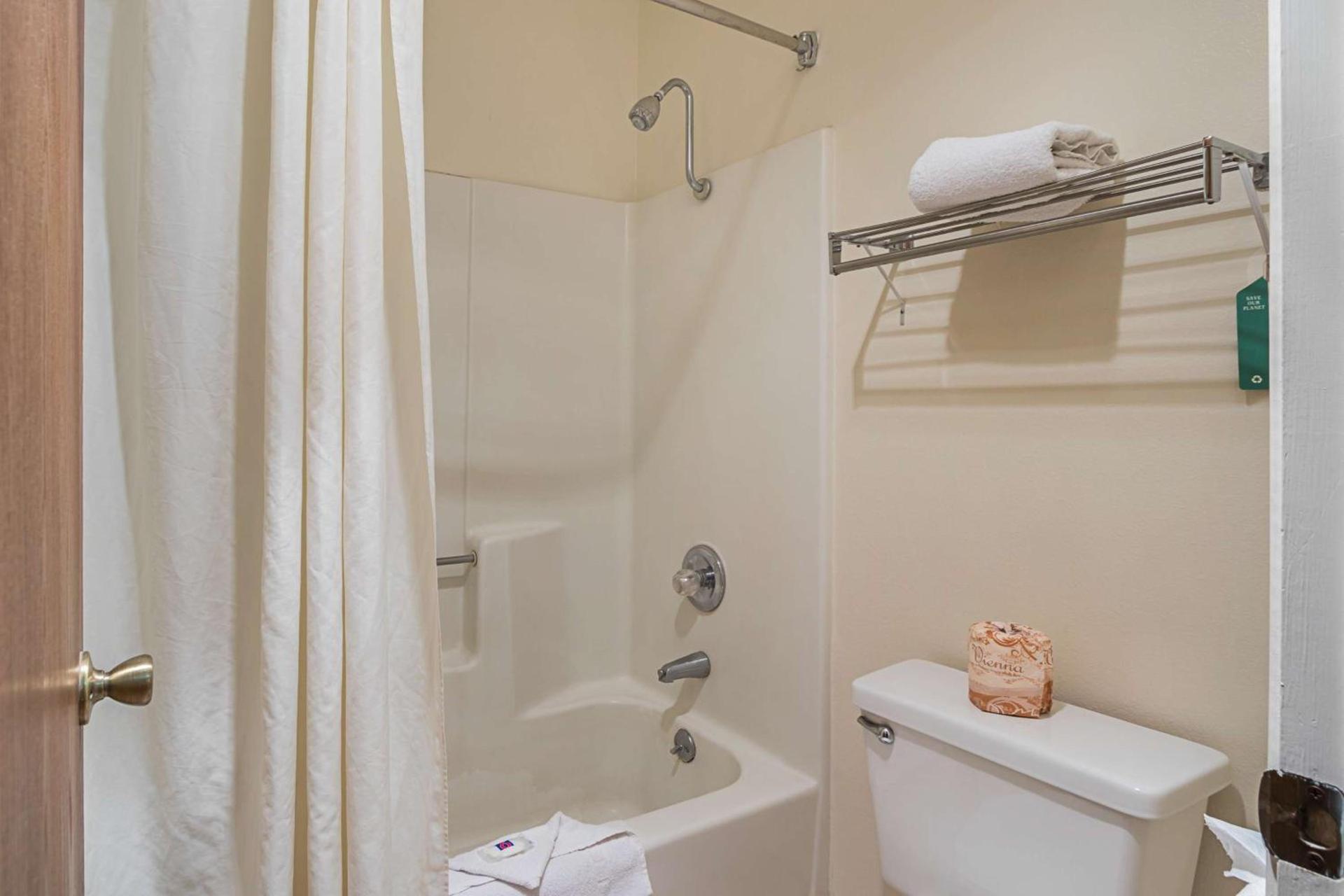 Motel 6-Safford, AZ photo 17
