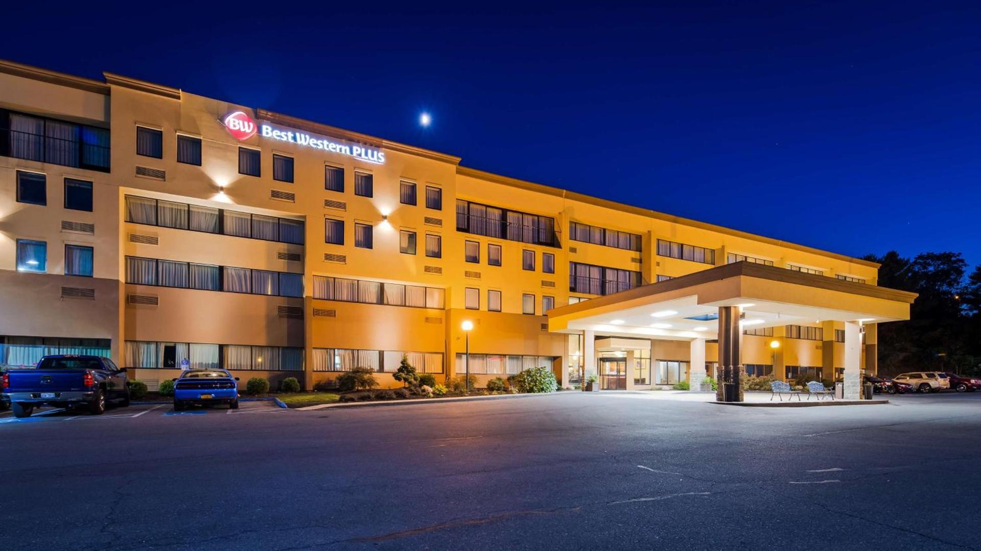 Best Western Plus Reading Inn & Suites photo 81
