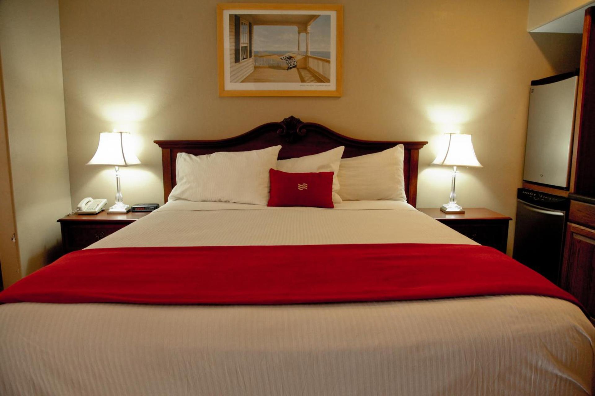 Lake Grassy Inn & Suites photo 8