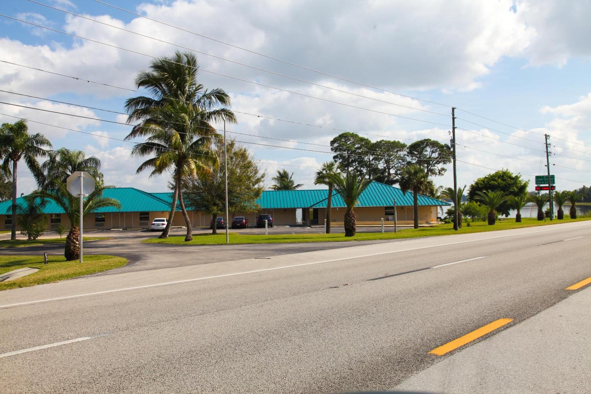 Lake Grassy Inn & Suites photo 19