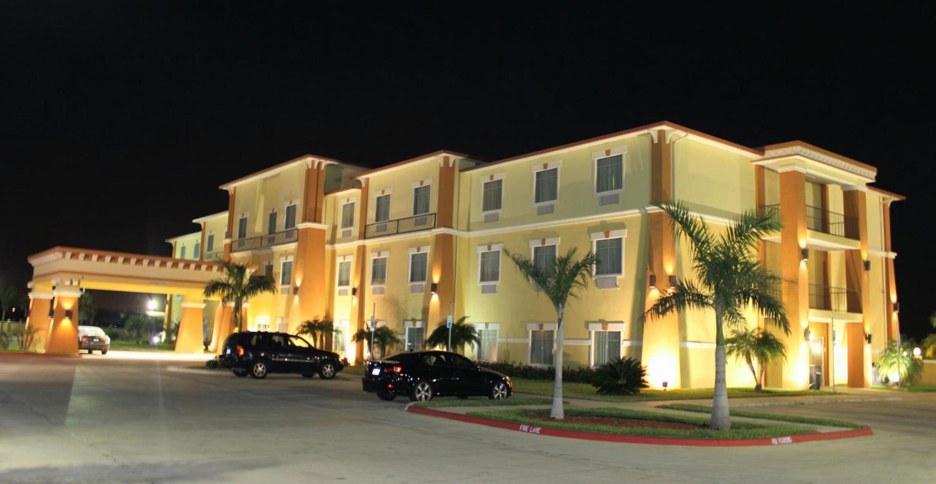 Super 8 by Wyndham Hidalgo at La Plaza Mall & Mcallen Airport photo 17