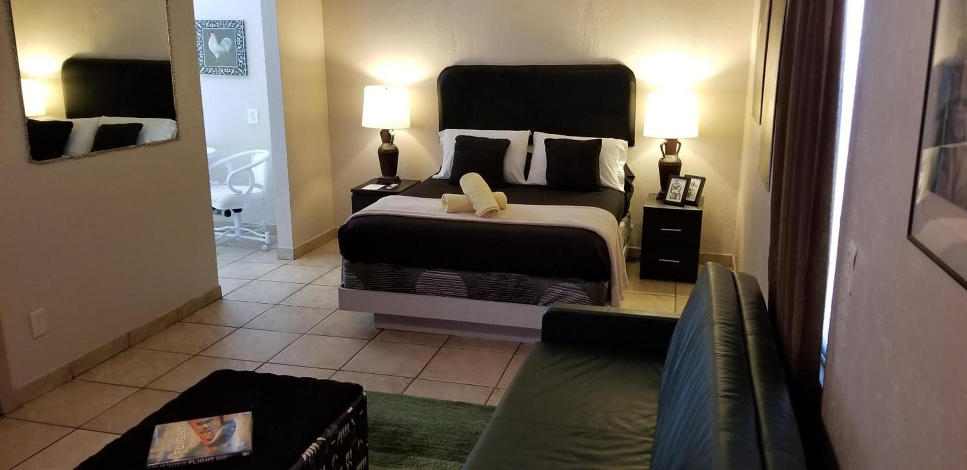 INN LEATHER GUEST HOUSE-GAY MALE ONLY photo 67