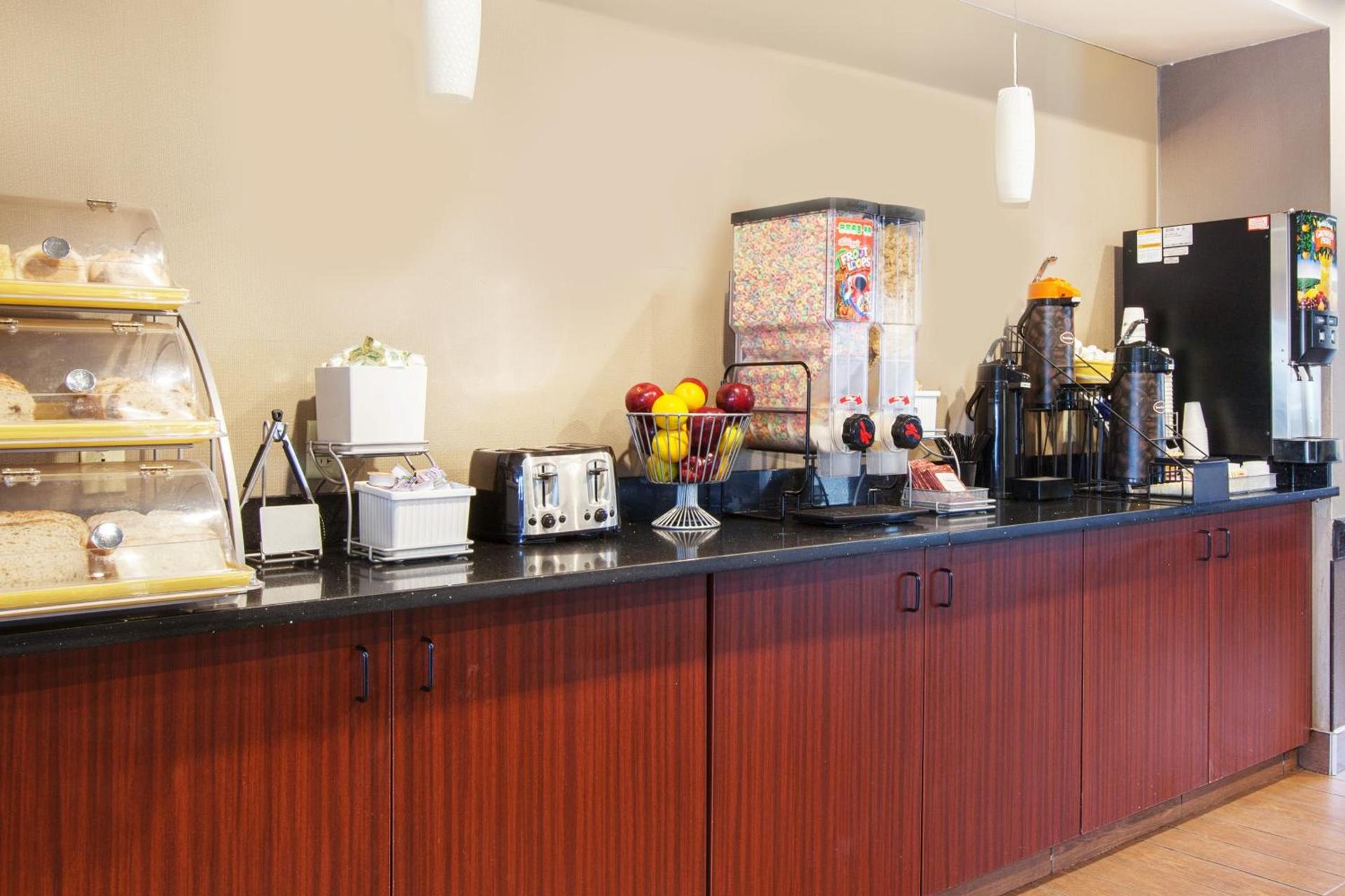 Quality Inn Brewerton - Syracuse Oneida Lake Area photo 18