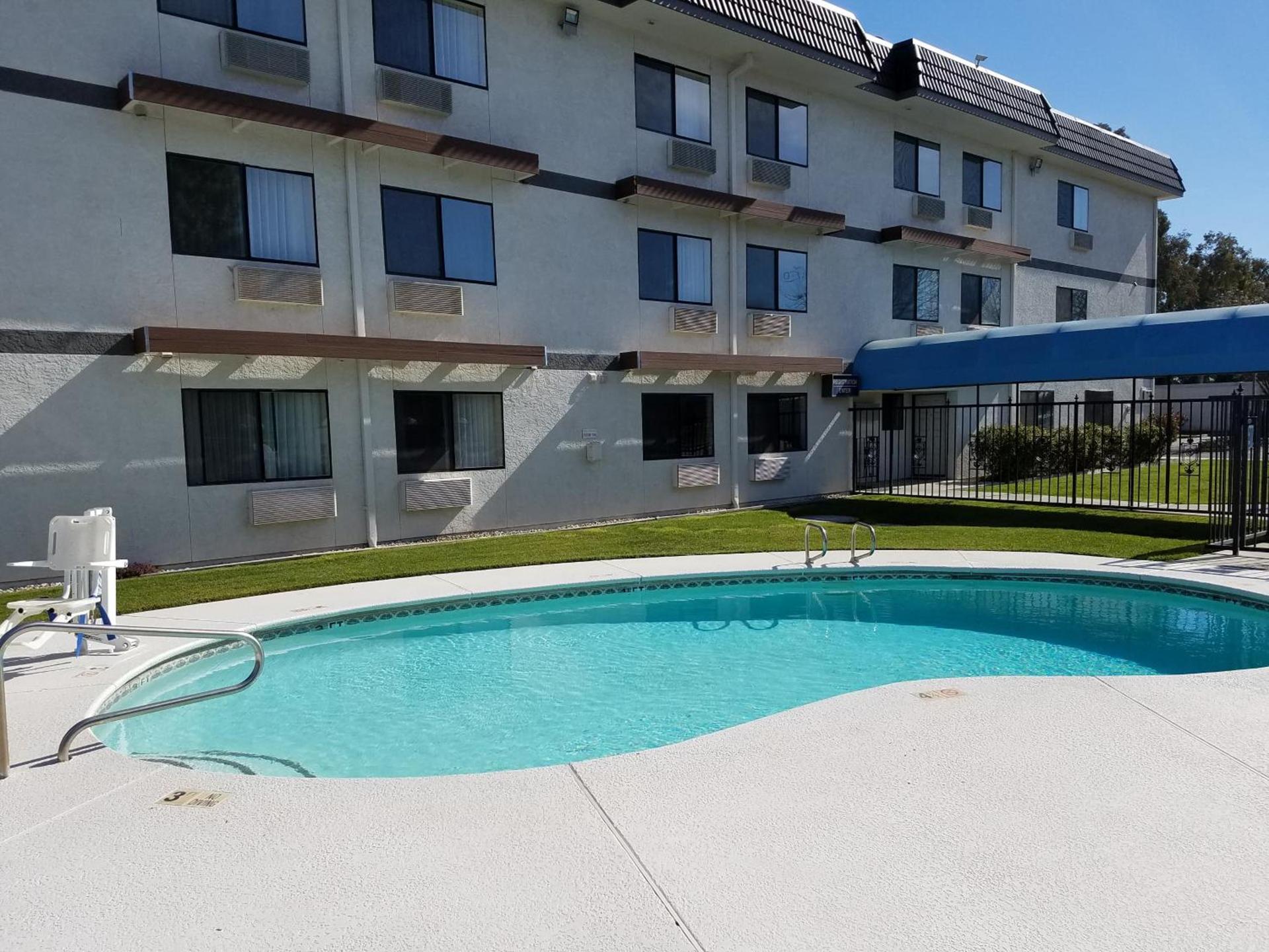 Days Inn by Wyndham Woodland photo 4