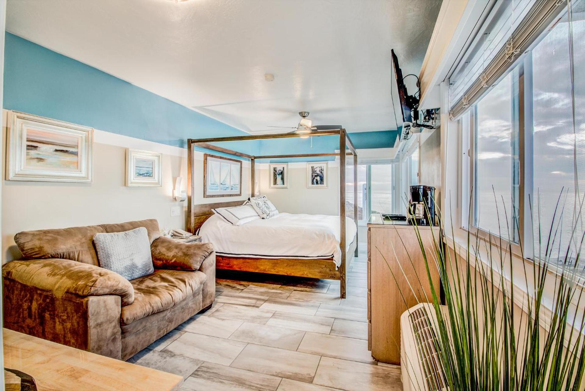 The Inn at Sunset Cliffs photo 31