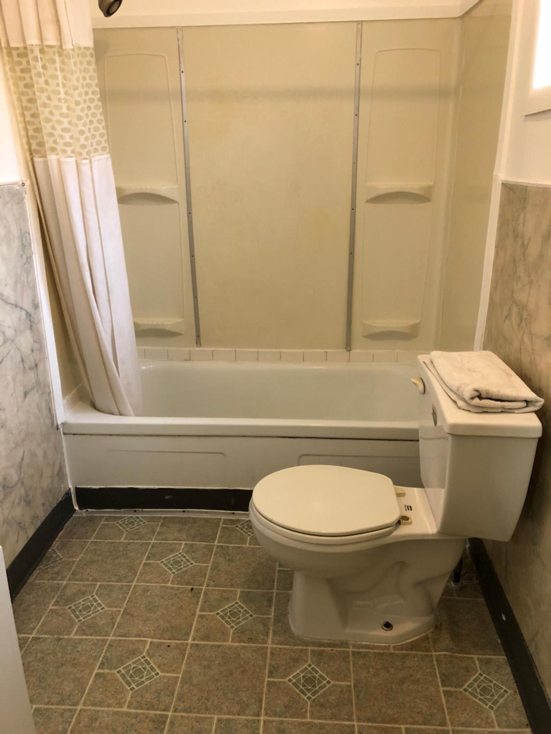 Budget inn photo 10