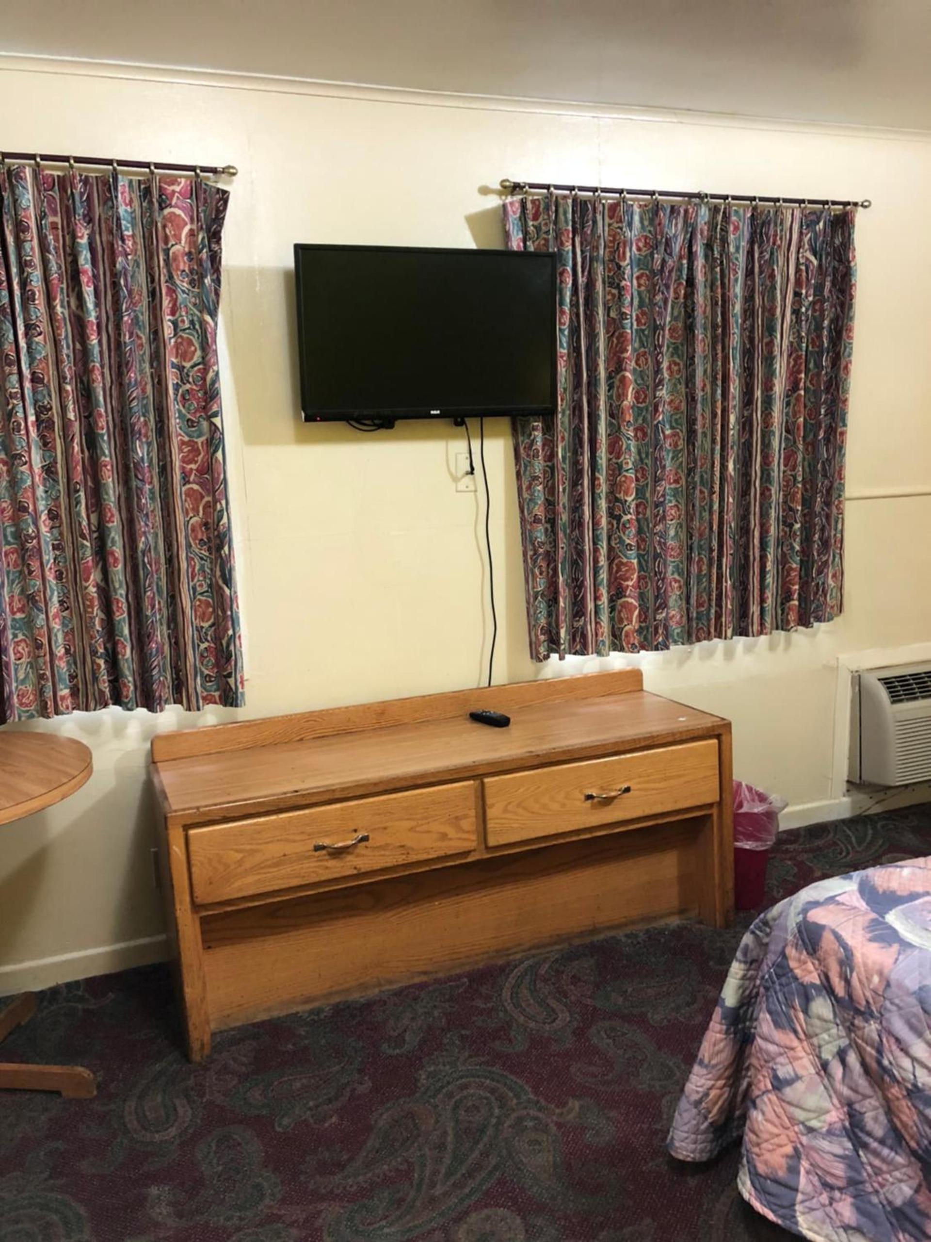 Budget inn photo 15