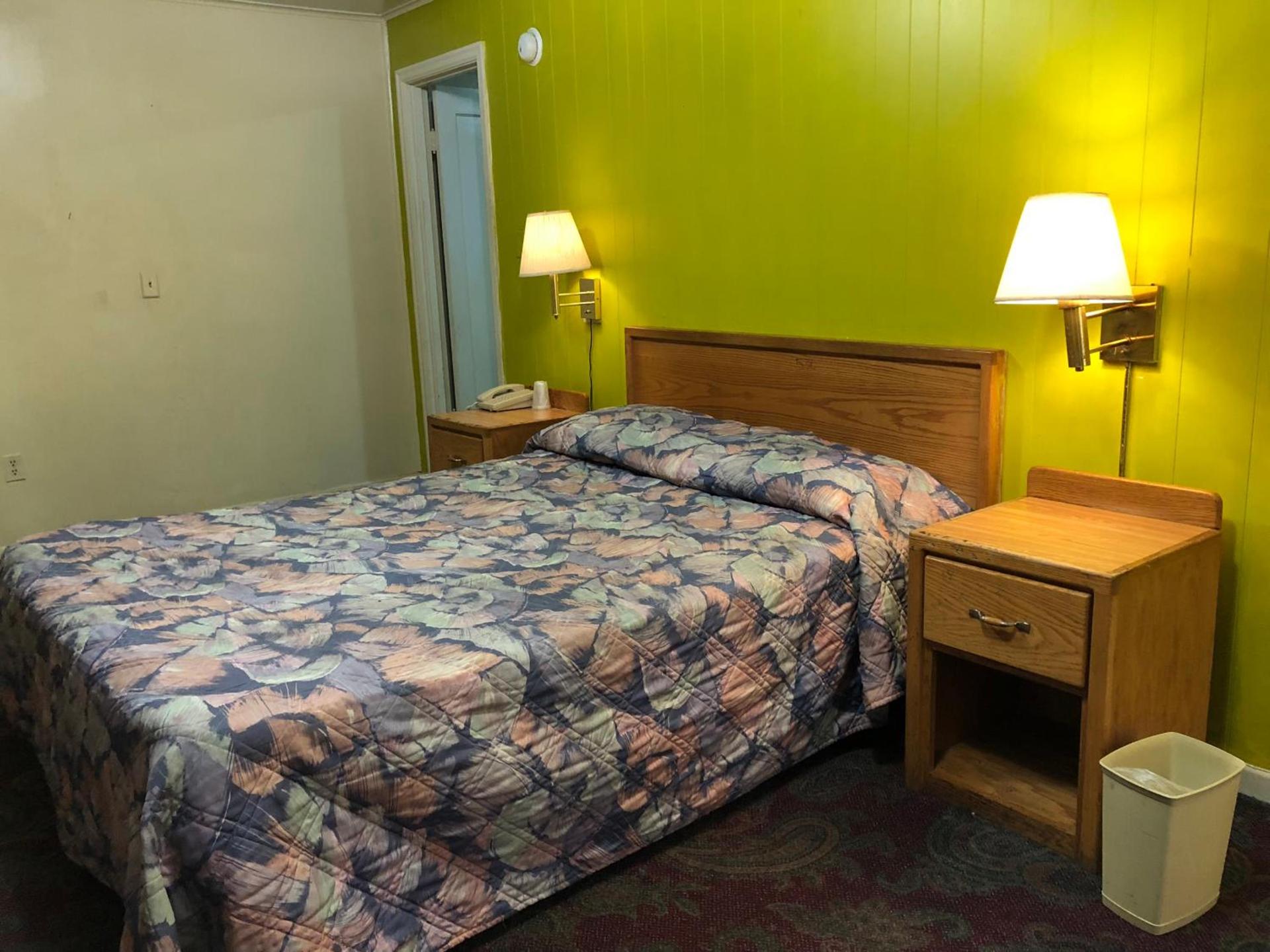 Budget inn photo 12