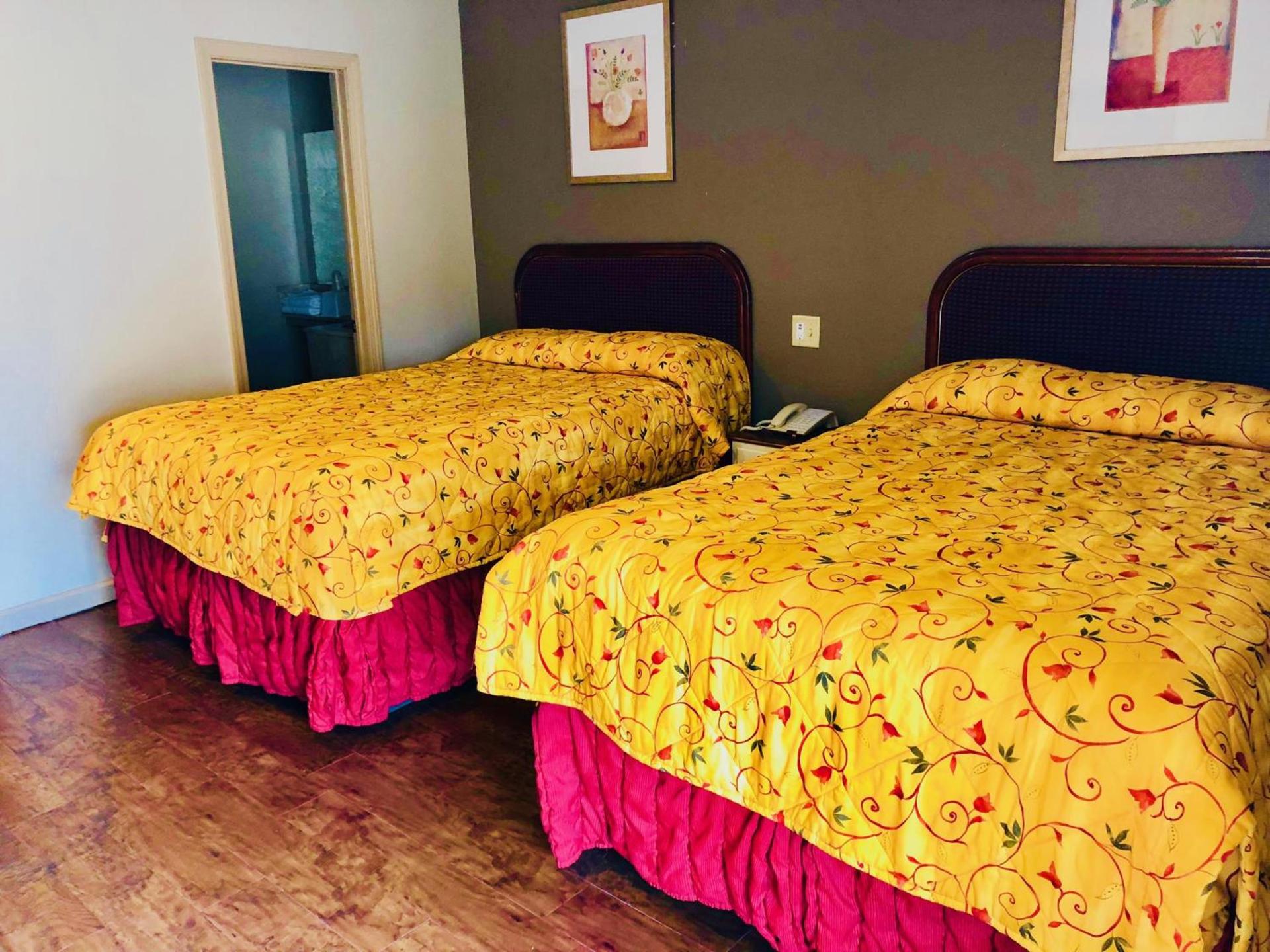 Sunset Inn Longview photo 22