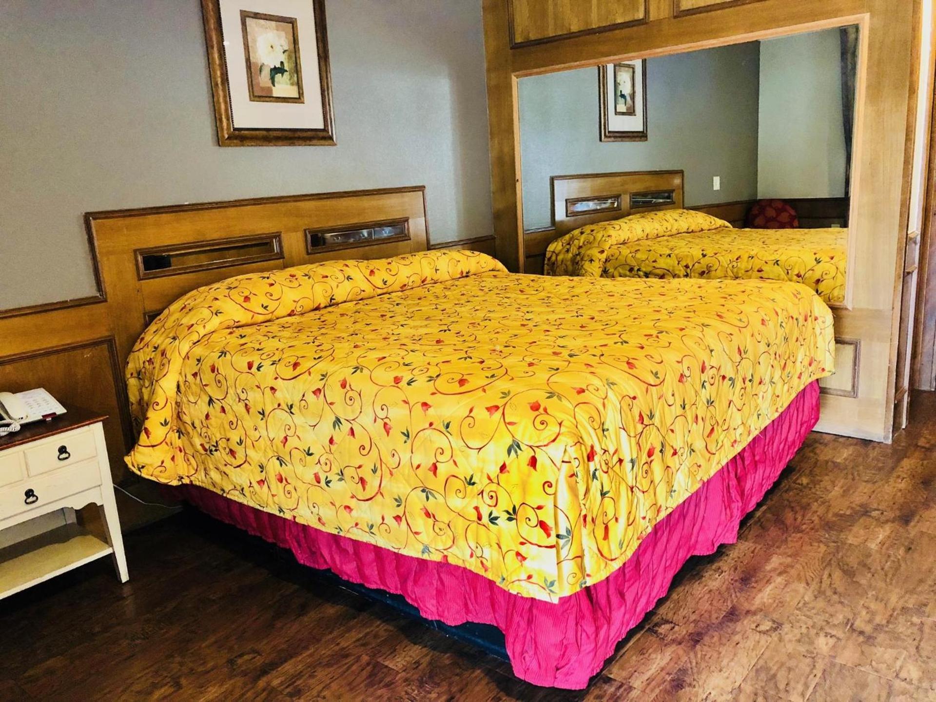 Sunset Inn Longview photo 15