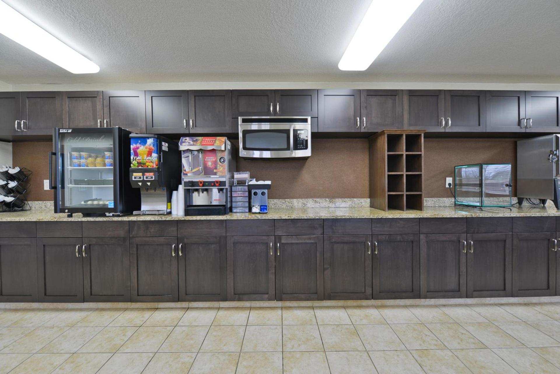 Americas Best Value Inn and Suites Bismarck photo 27